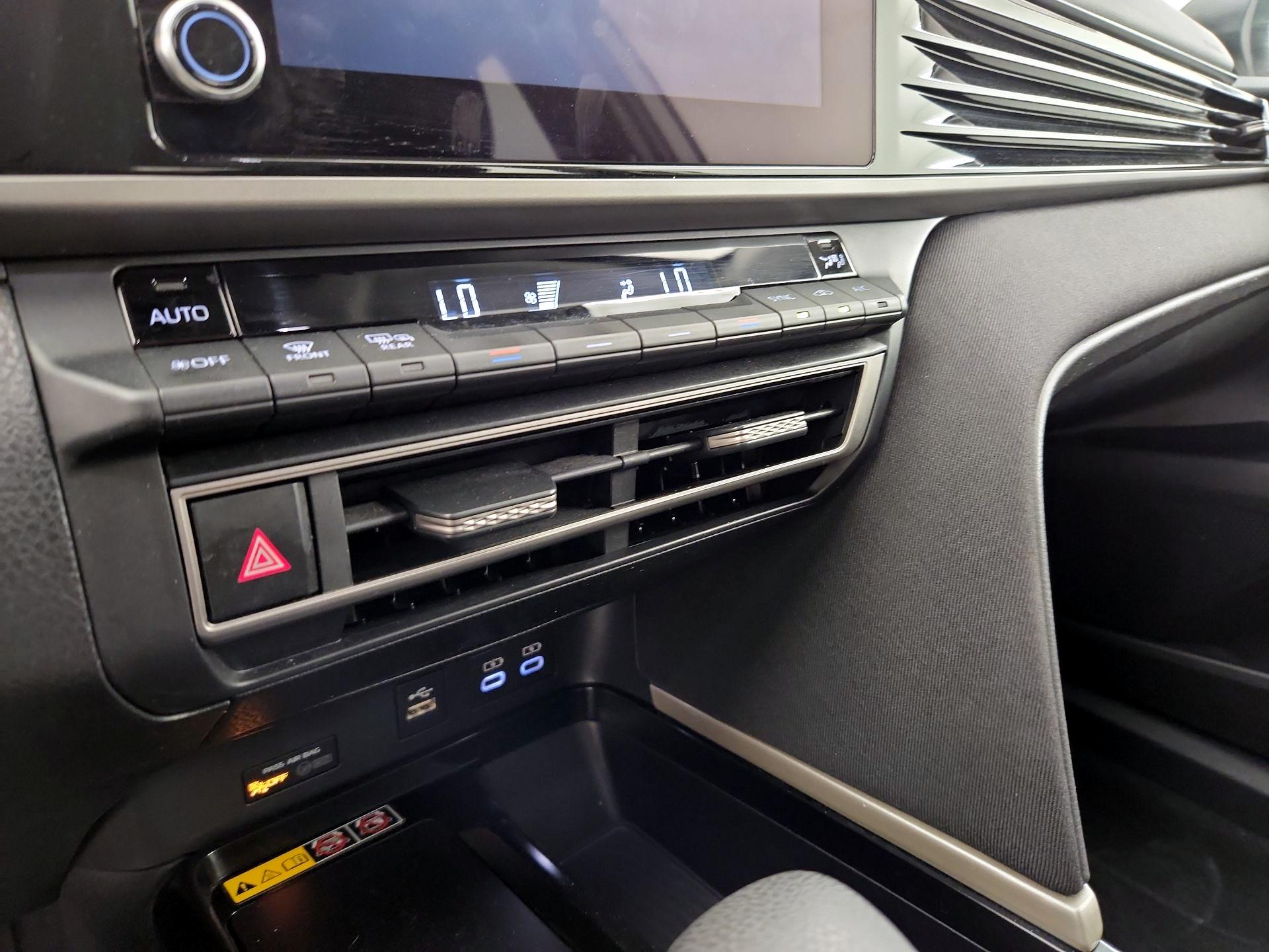 Thumbnail: 2025 Toyota Camry - 16