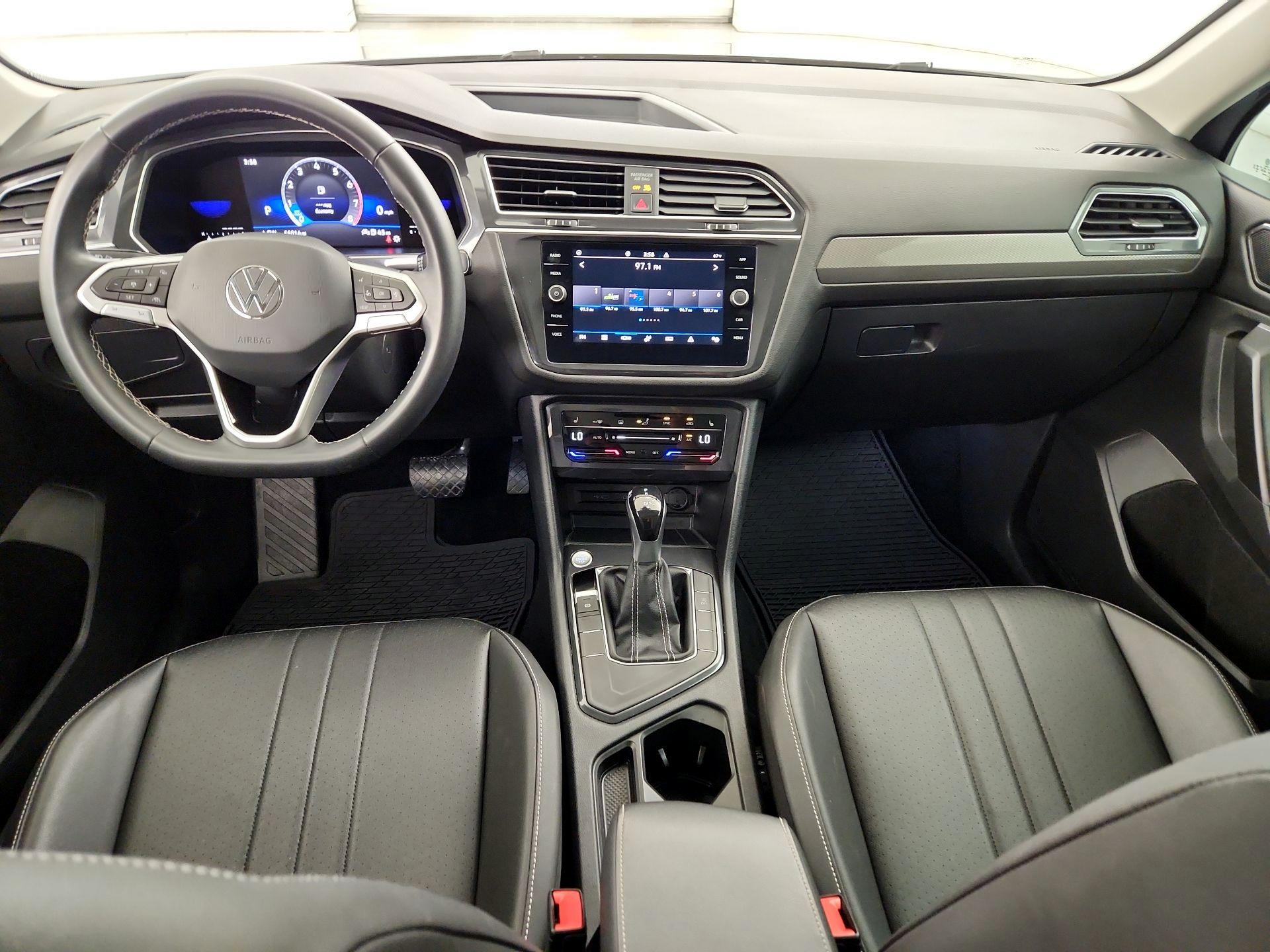 Thumbnail: 2023 Volkswagen Tiguan - 9