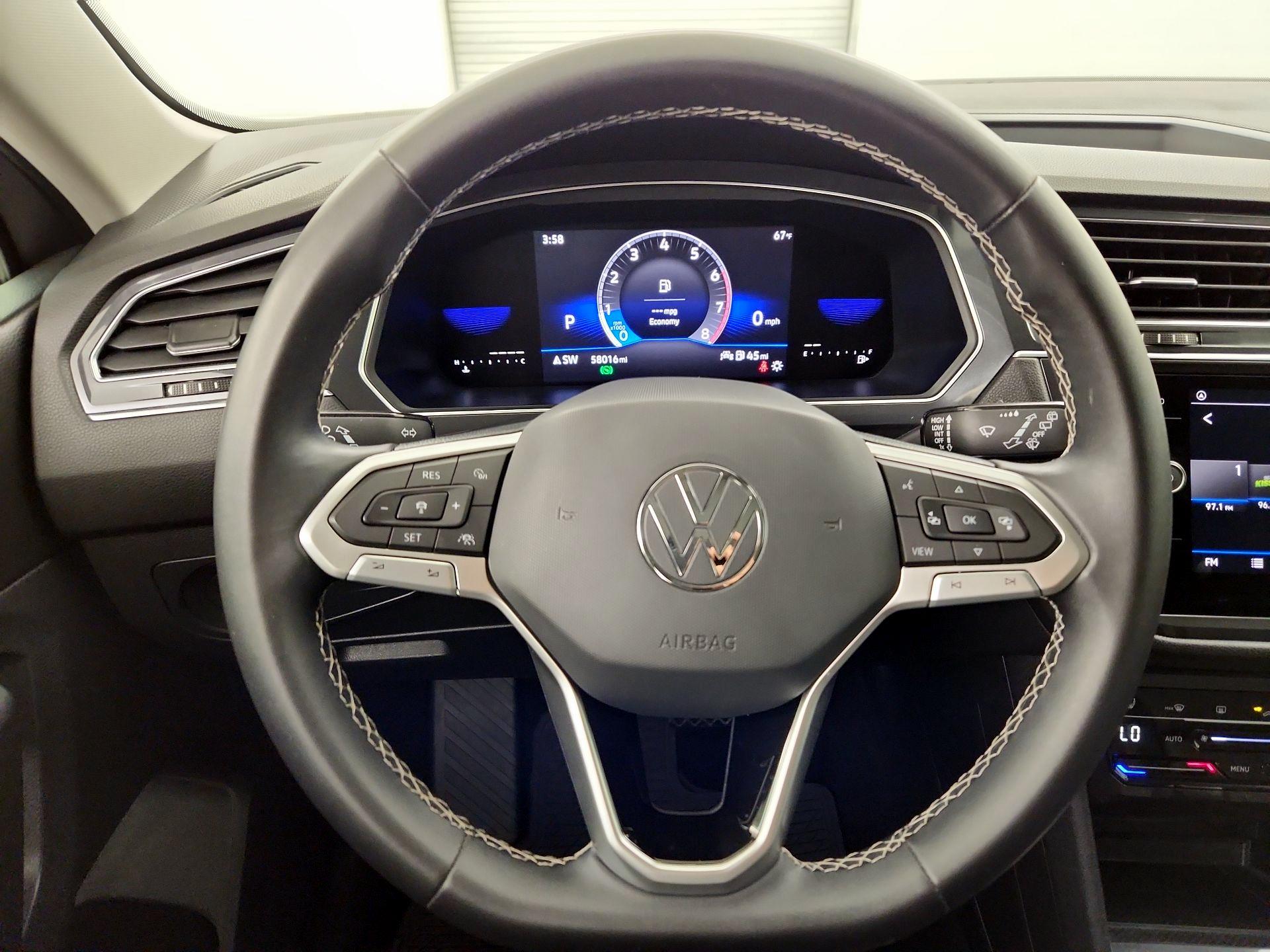 Thumbnail: 2023 Volkswagen Tiguan - 10