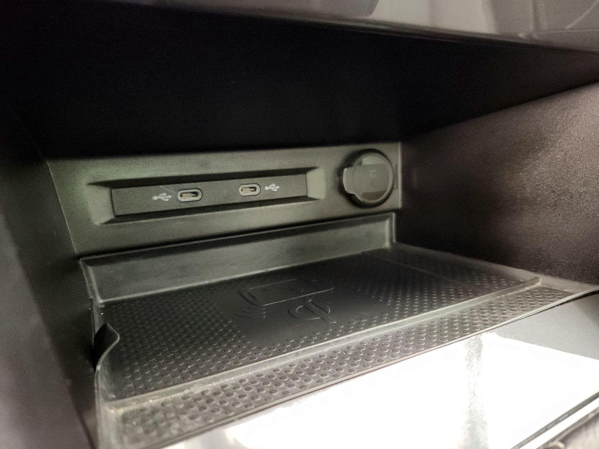 Thumbnail: 2023 Volkswagen Tiguan - 18