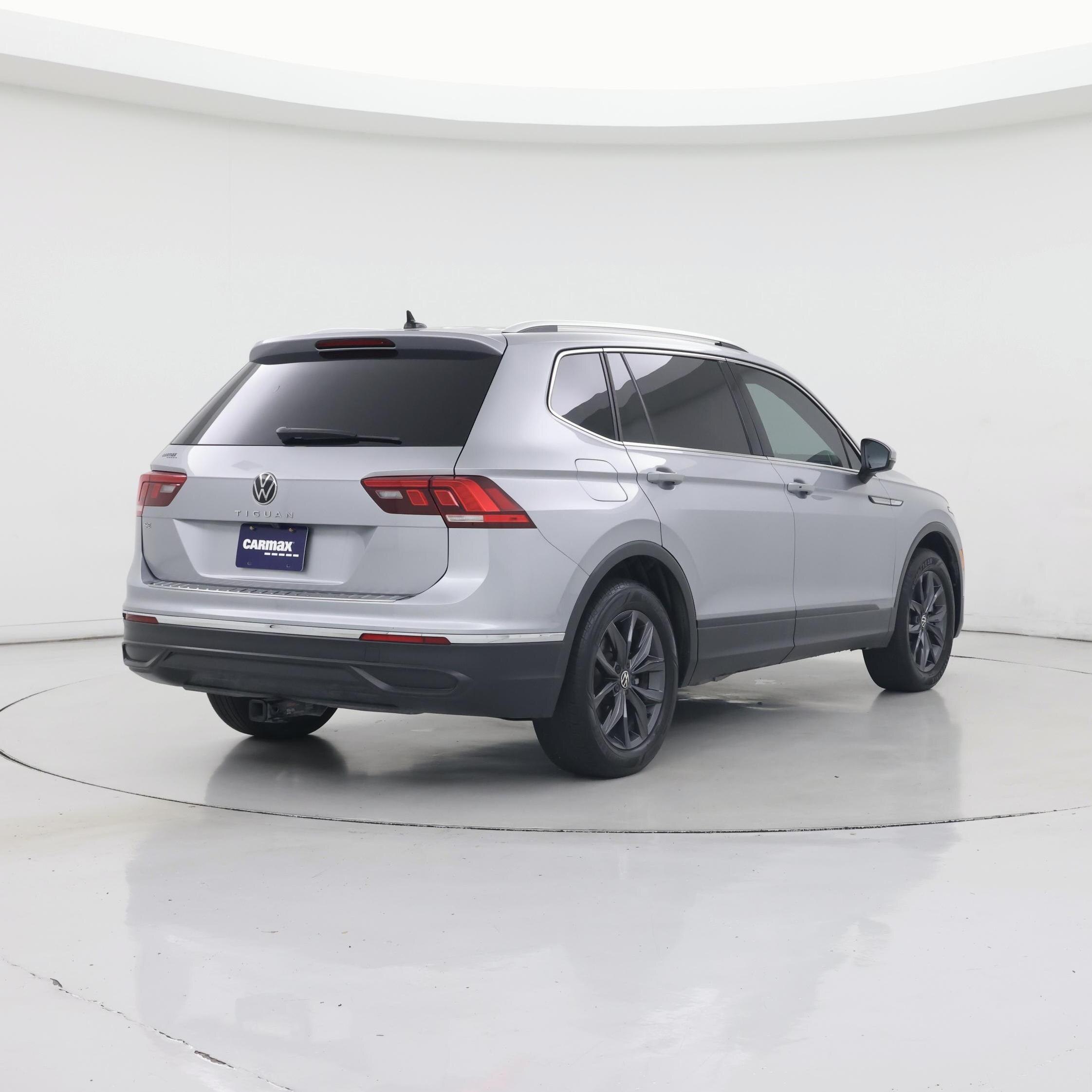 Thumbnail: 2023 Volkswagen Tiguan - 8
