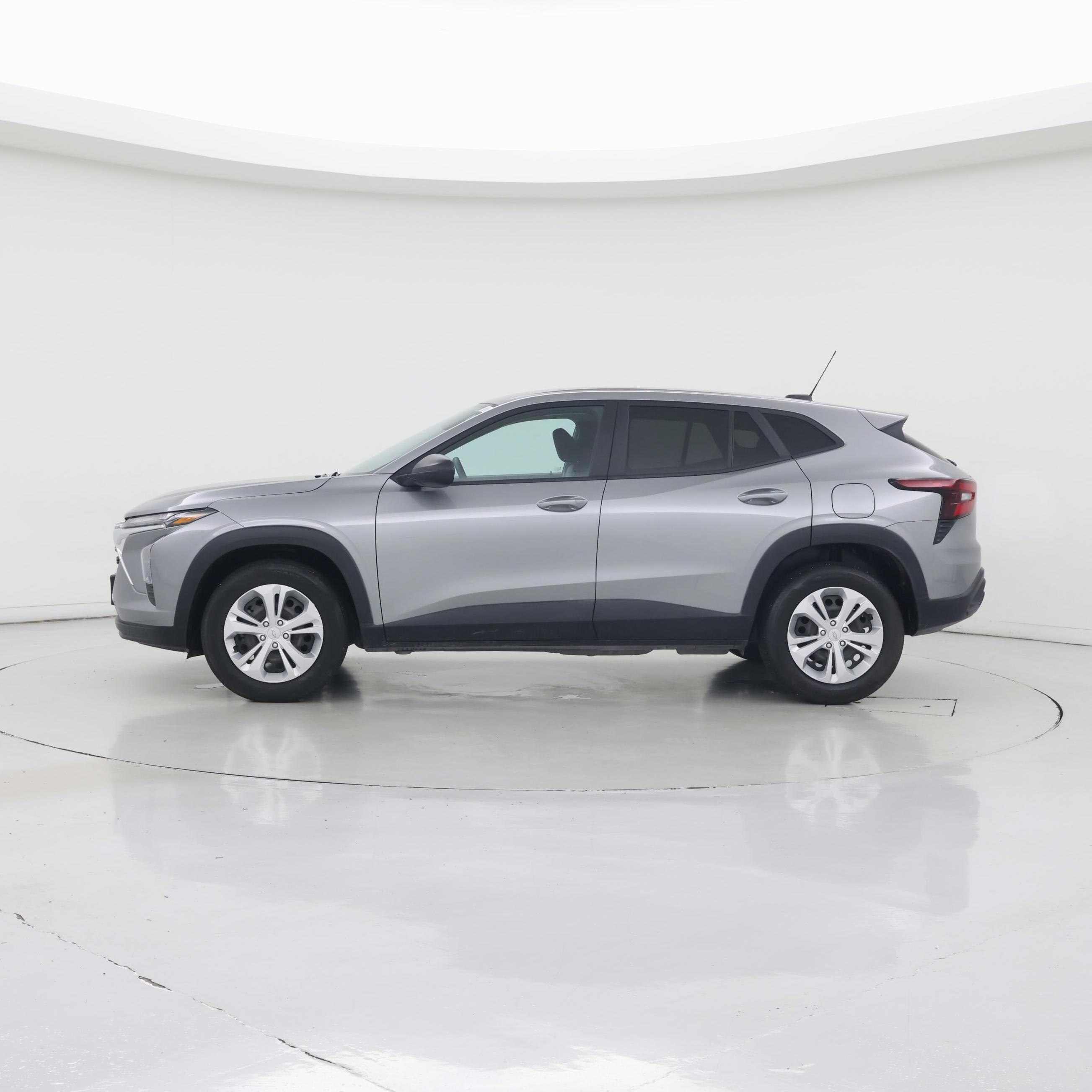 Thumbnail: 2024 Chevrolet Trax - 3