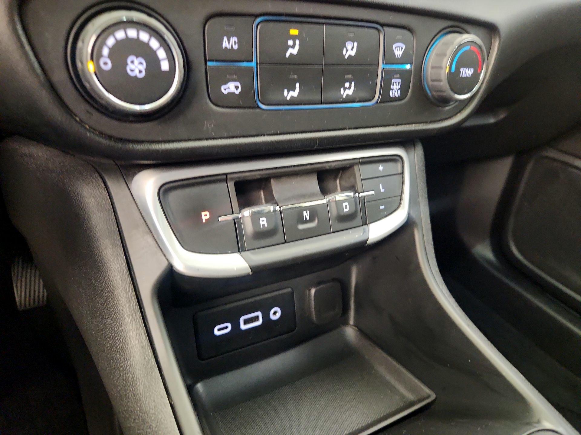 Thumbnail: 2022 GMC Terrain - 17