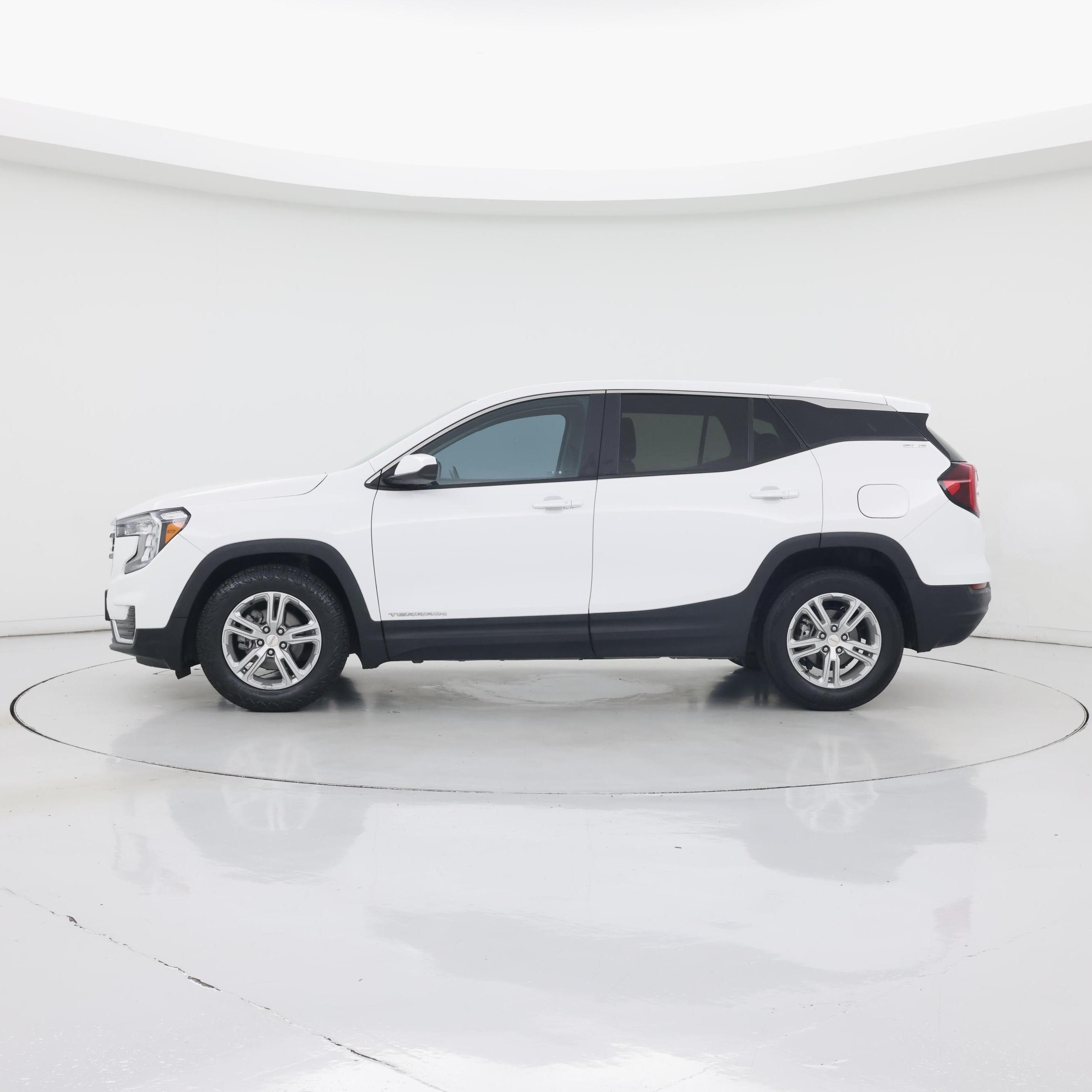 Thumbnail: 2022 GMC Terrain - 3