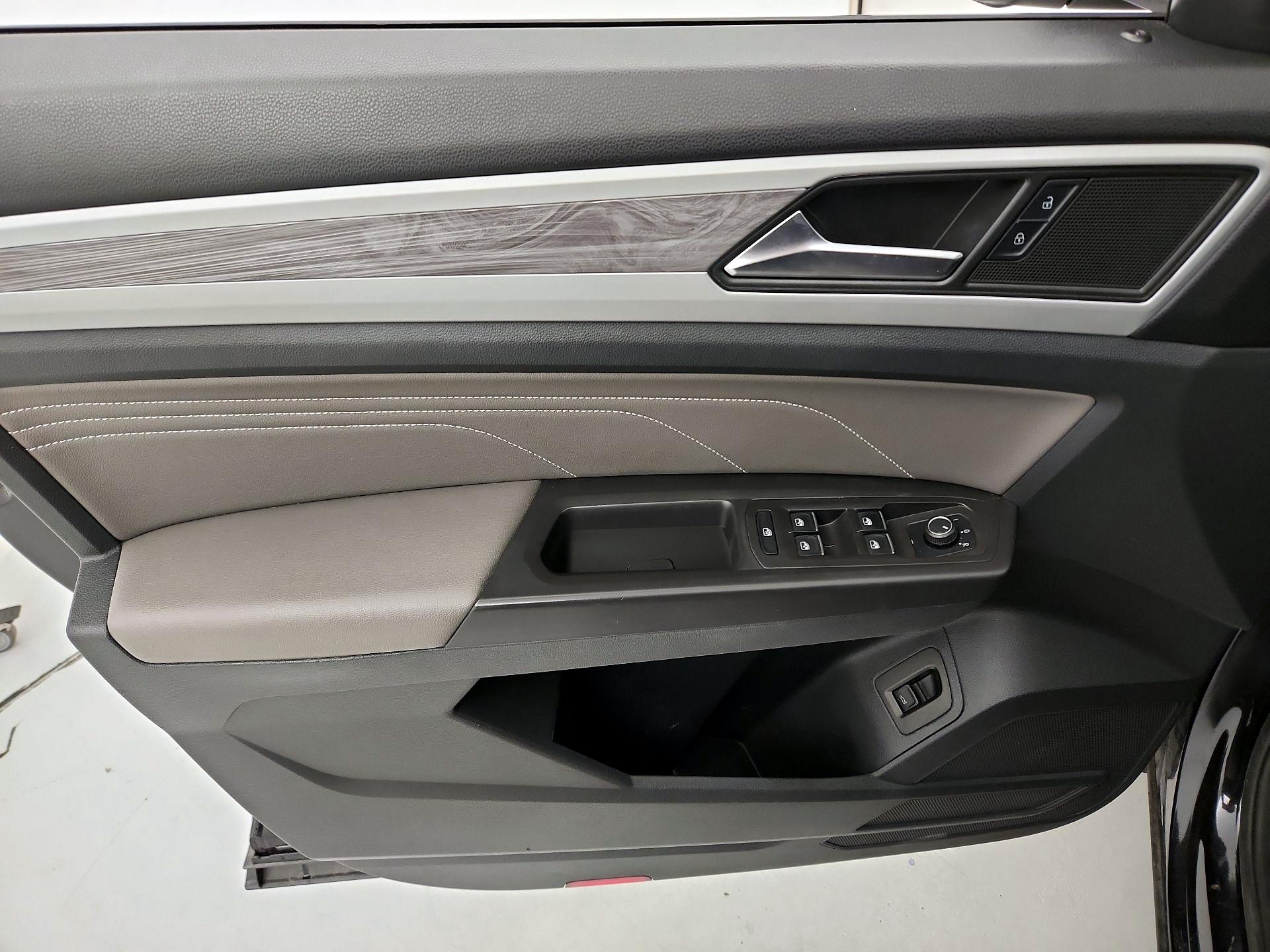 Thumbnail: 2022 Volkswagen Atlas - 12