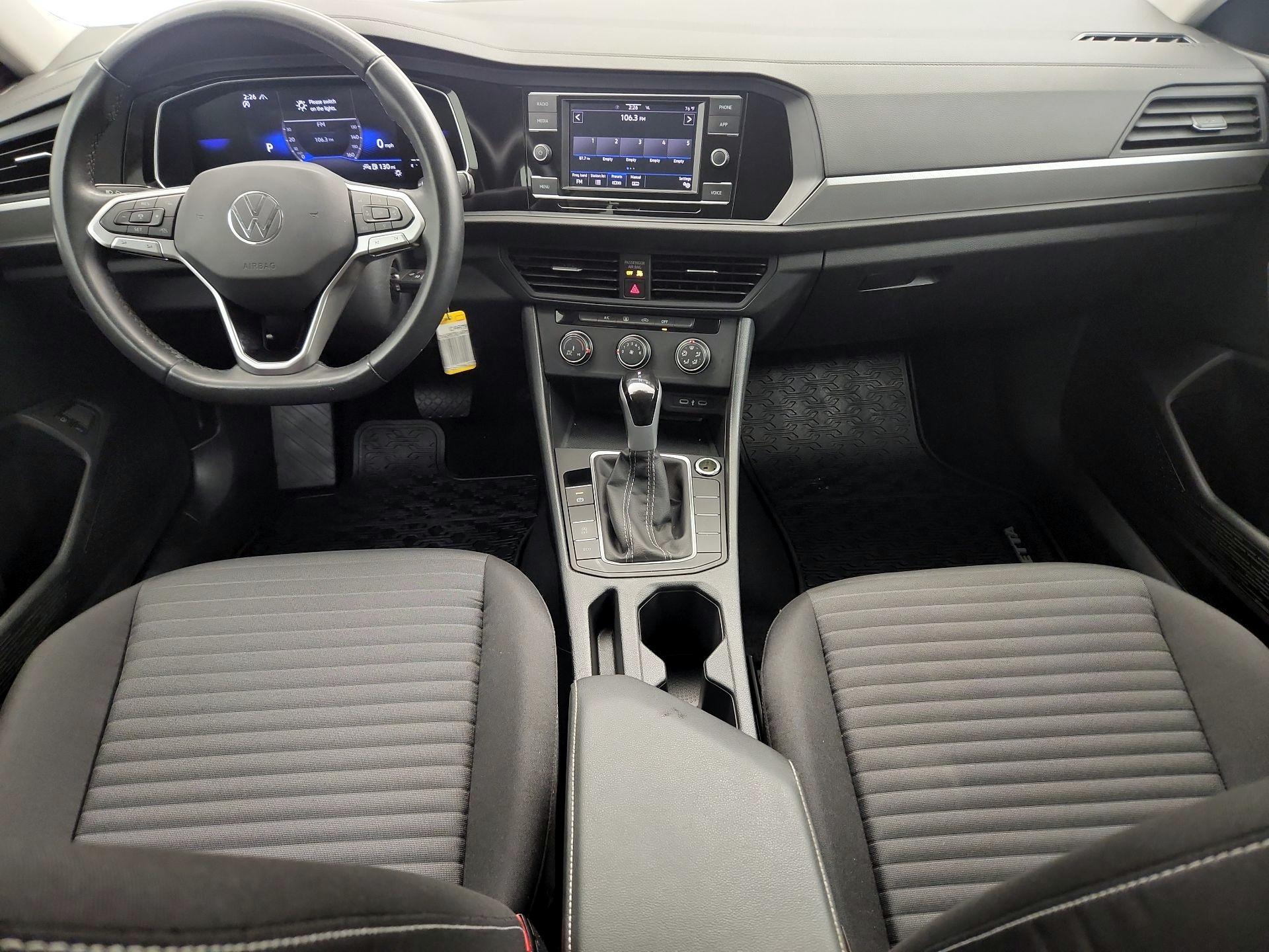 Thumbnail: 2024 Volkswagen Jetta - 9