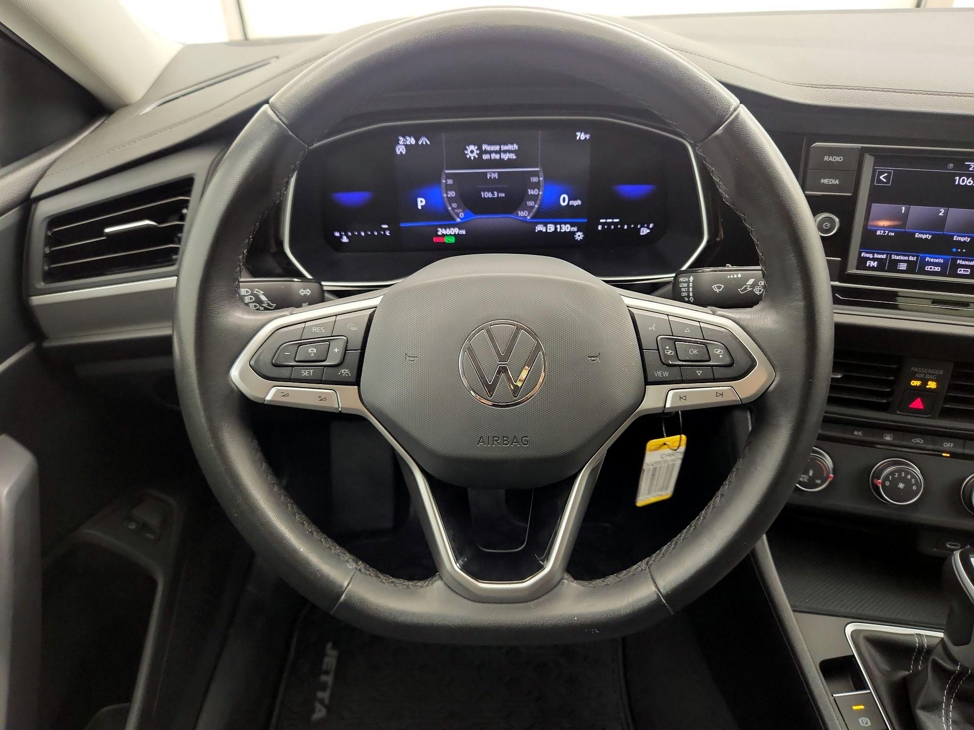 Thumbnail: 2024 Volkswagen Jetta - 10