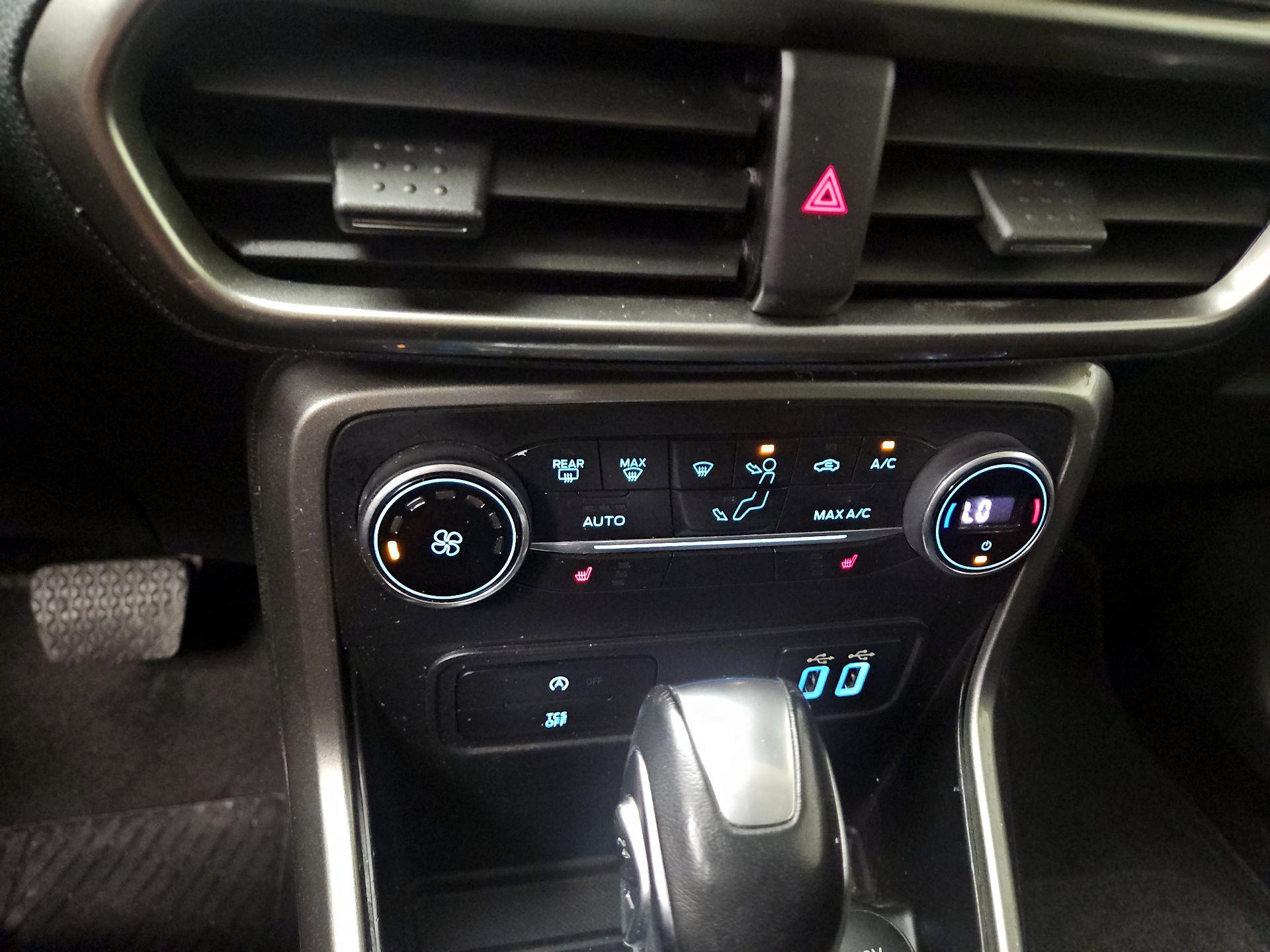 Thumbnail: 2018 Ford EcoSport - 16