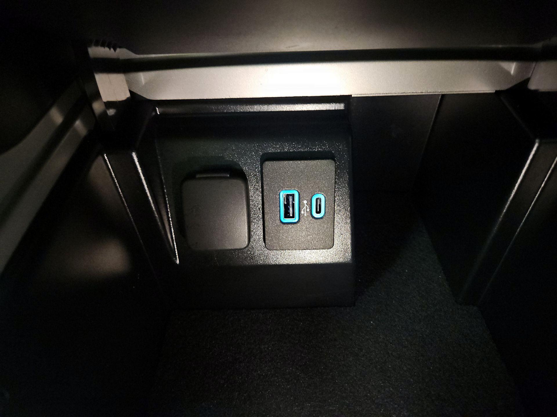 Thumbnail: 2023 Ford Explorer - 18