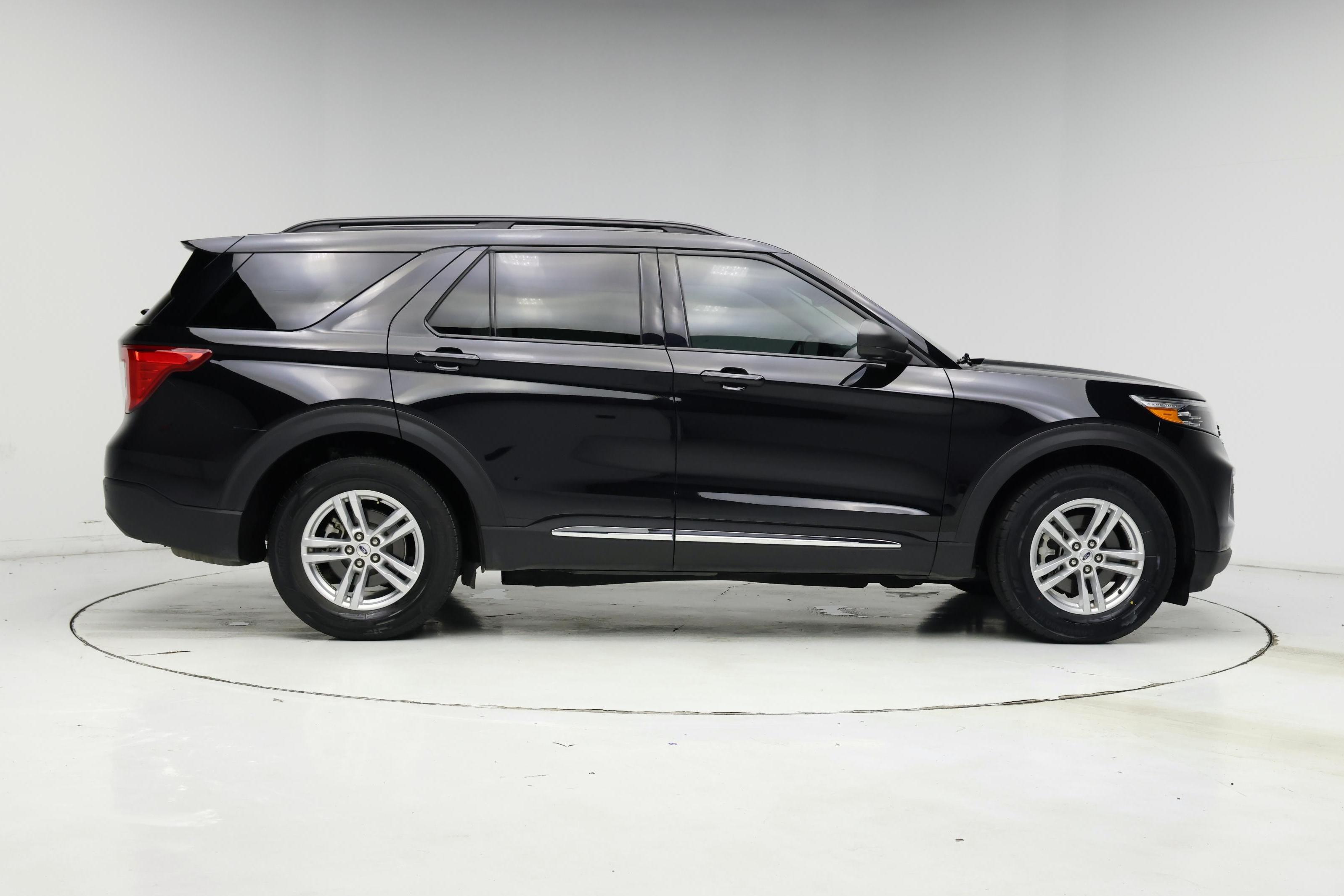 Thumbnail: 2023 Ford Explorer - 7