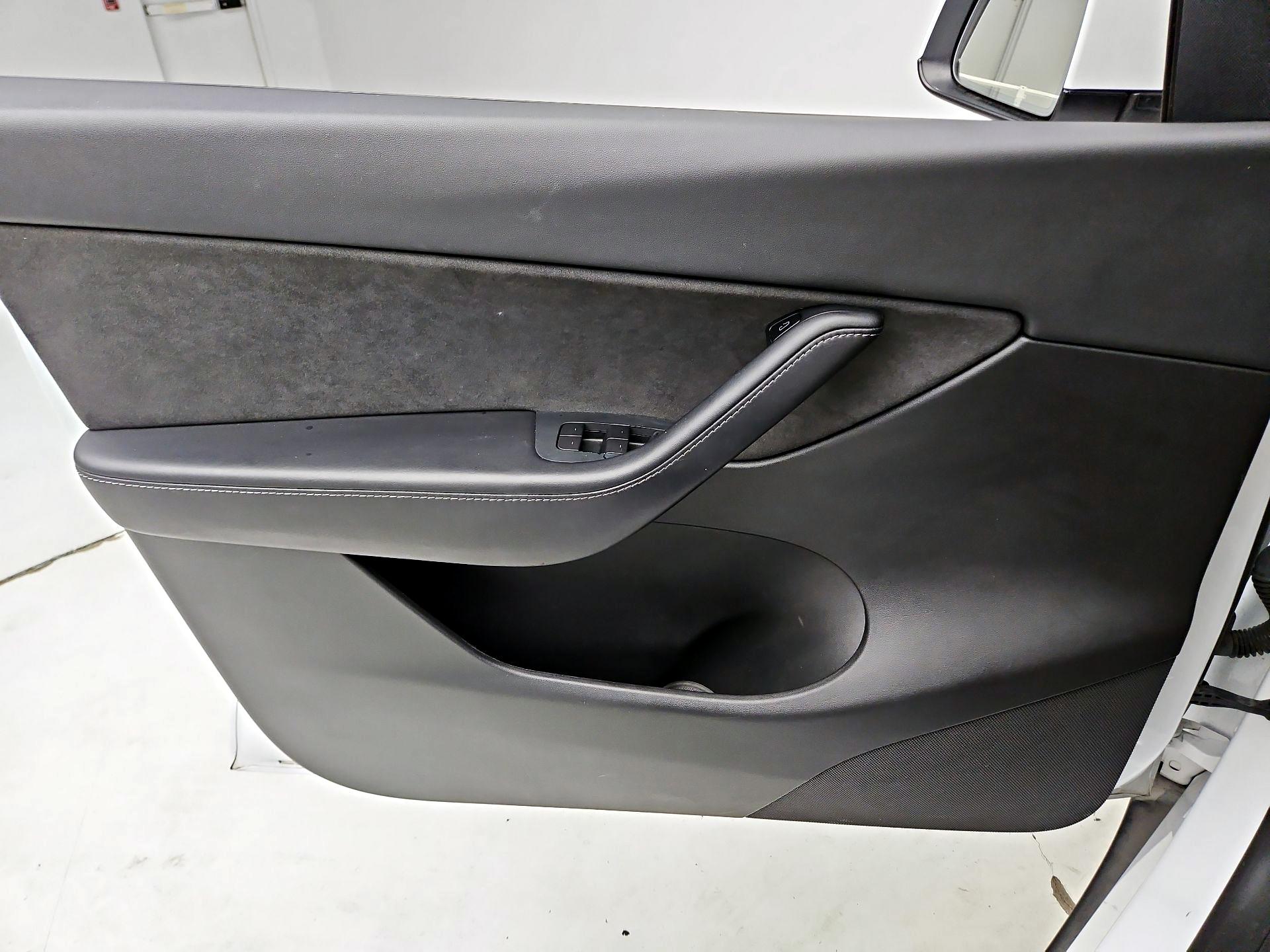 Thumbnail: 2021 Tesla Model Y - 12