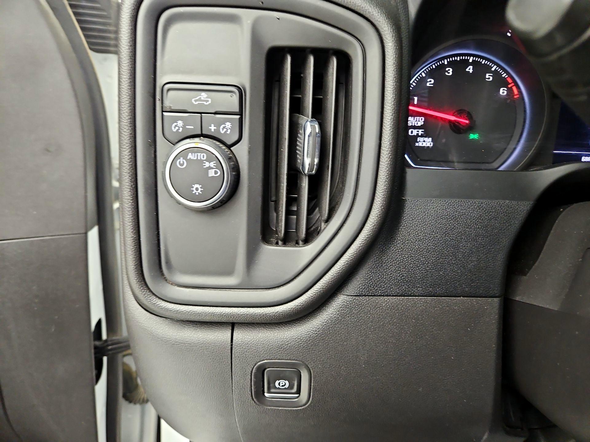 Thumbnail: 2022 Chevrolet Silverado 1500 - 13