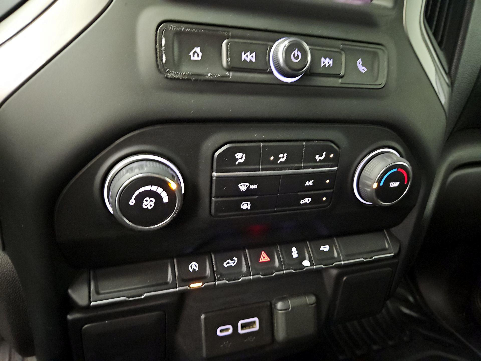 Thumbnail: 2022 Chevrolet Silverado 1500 - 16