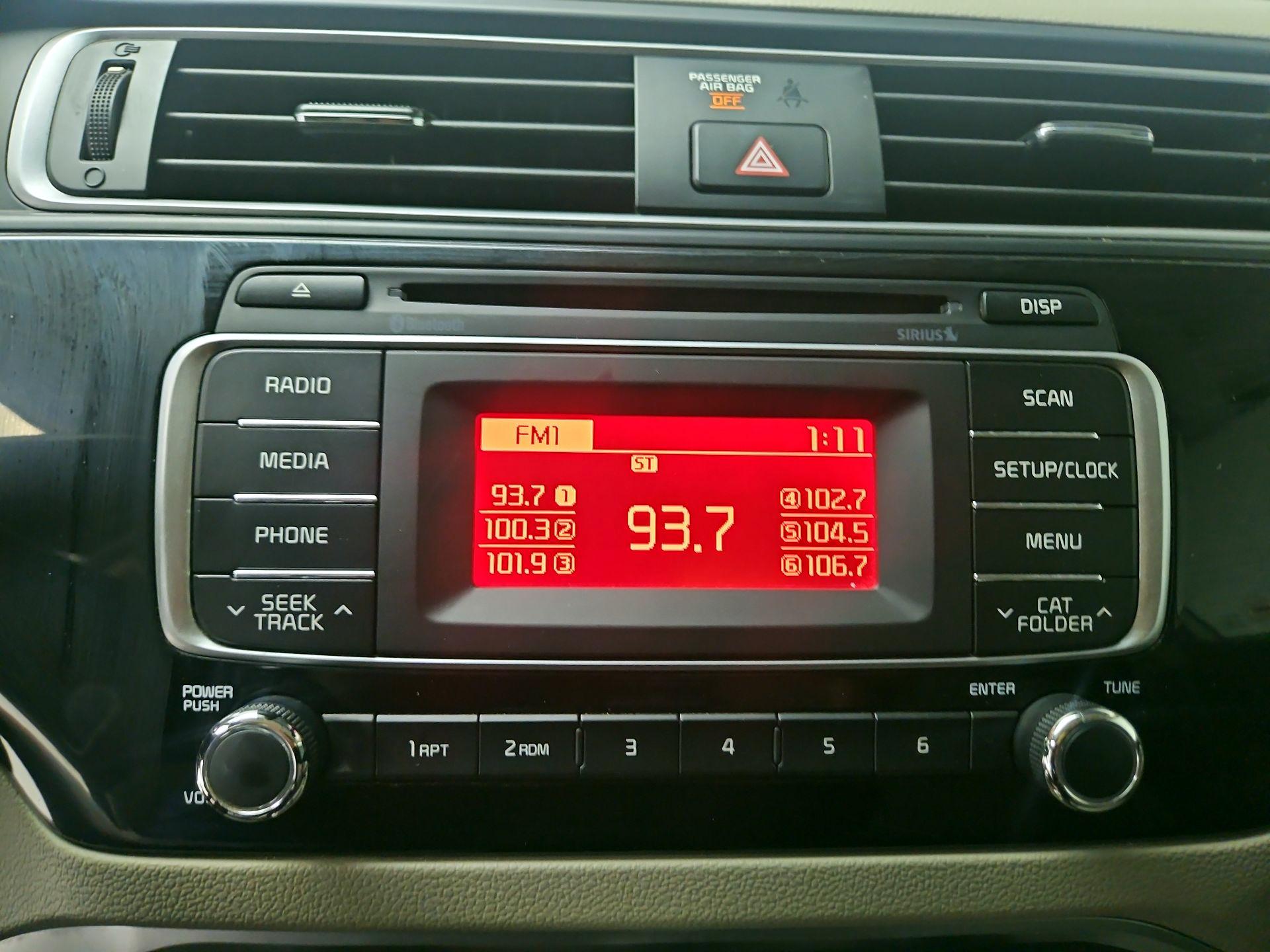 Thumbnail: 2017 Kia Rio - 14