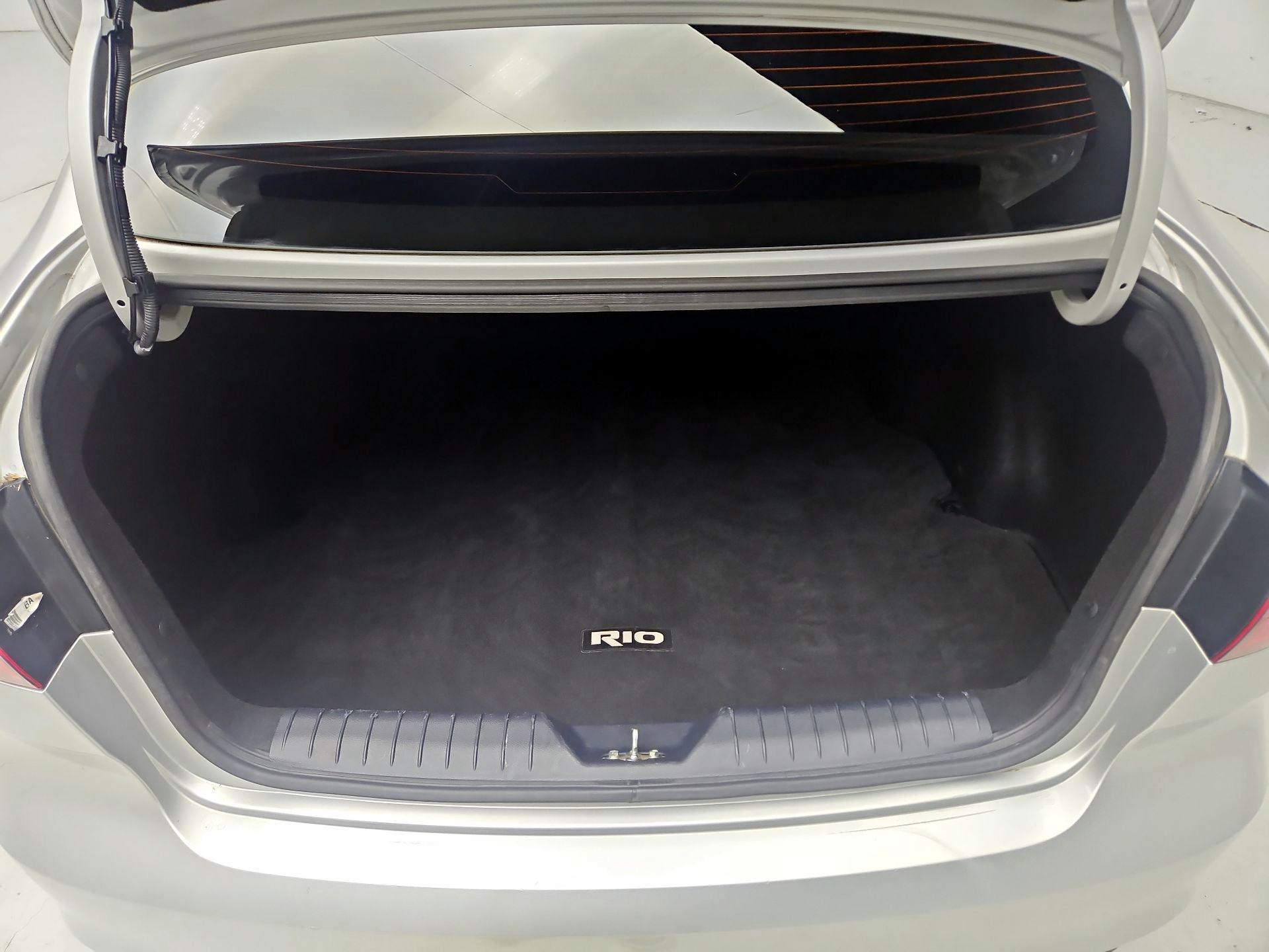 Thumbnail: 2017 Kia Rio - 19