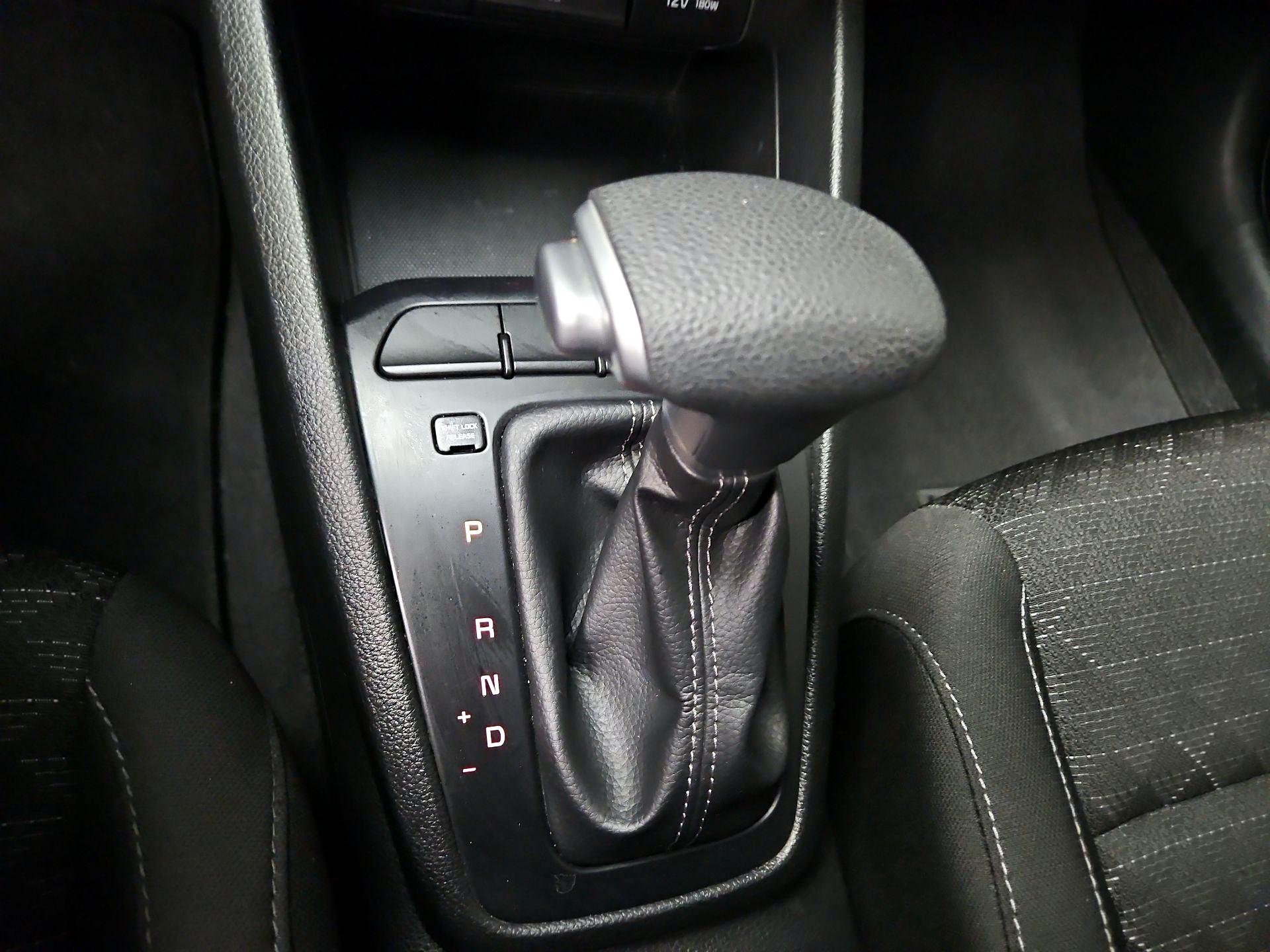 Thumbnail: 2023 Kia Rio - 17