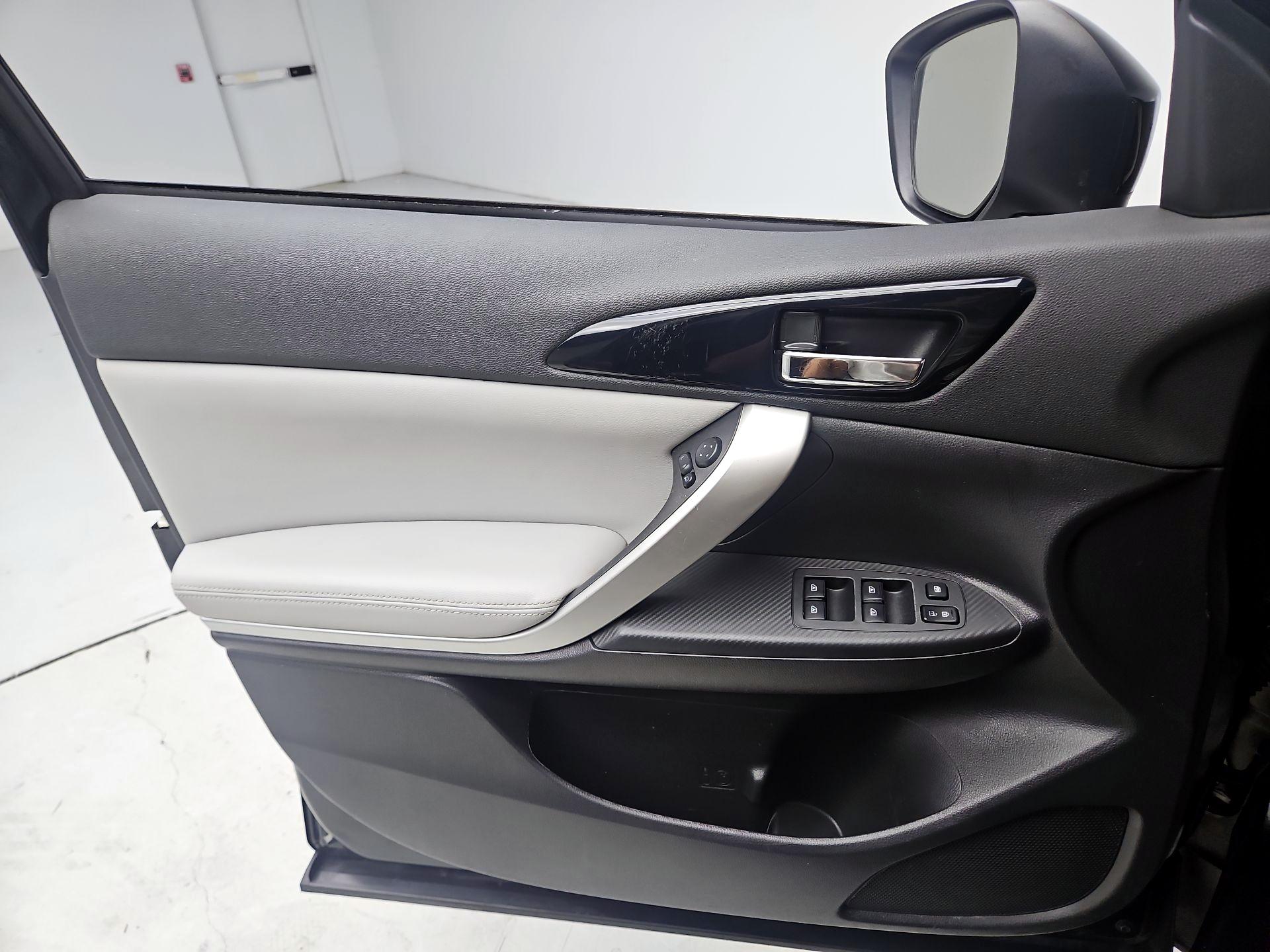 Thumbnail: 2023 Mitsubishi Eclipse Cross - 12