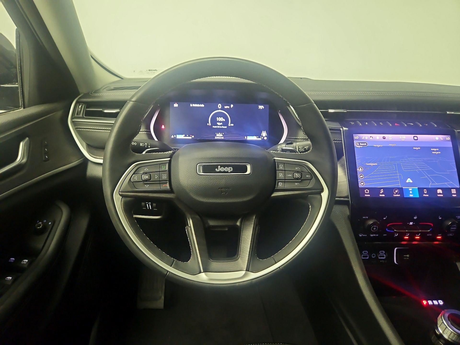 Thumbnail: 2023 Jeep Grand Cherokee - 10