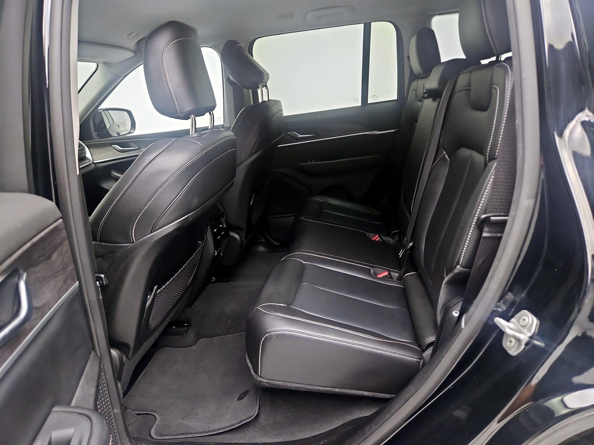 Thumbnail: 2023 Jeep Grand Cherokee - 20