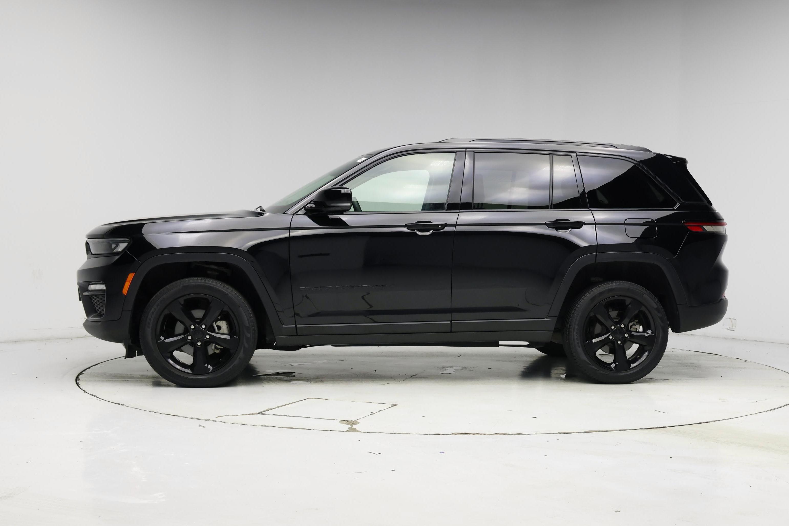 Thumbnail: 2023 Jeep Grand Cherokee - 3