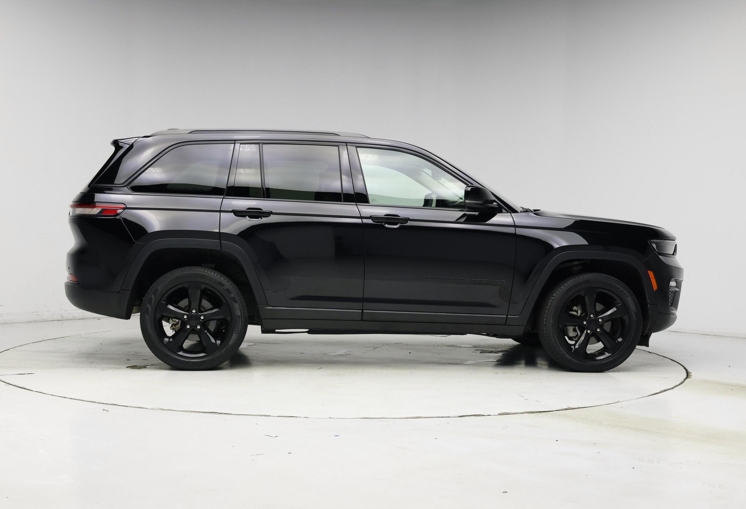 Thumbnail: 2023 Jeep Grand Cherokee - 7