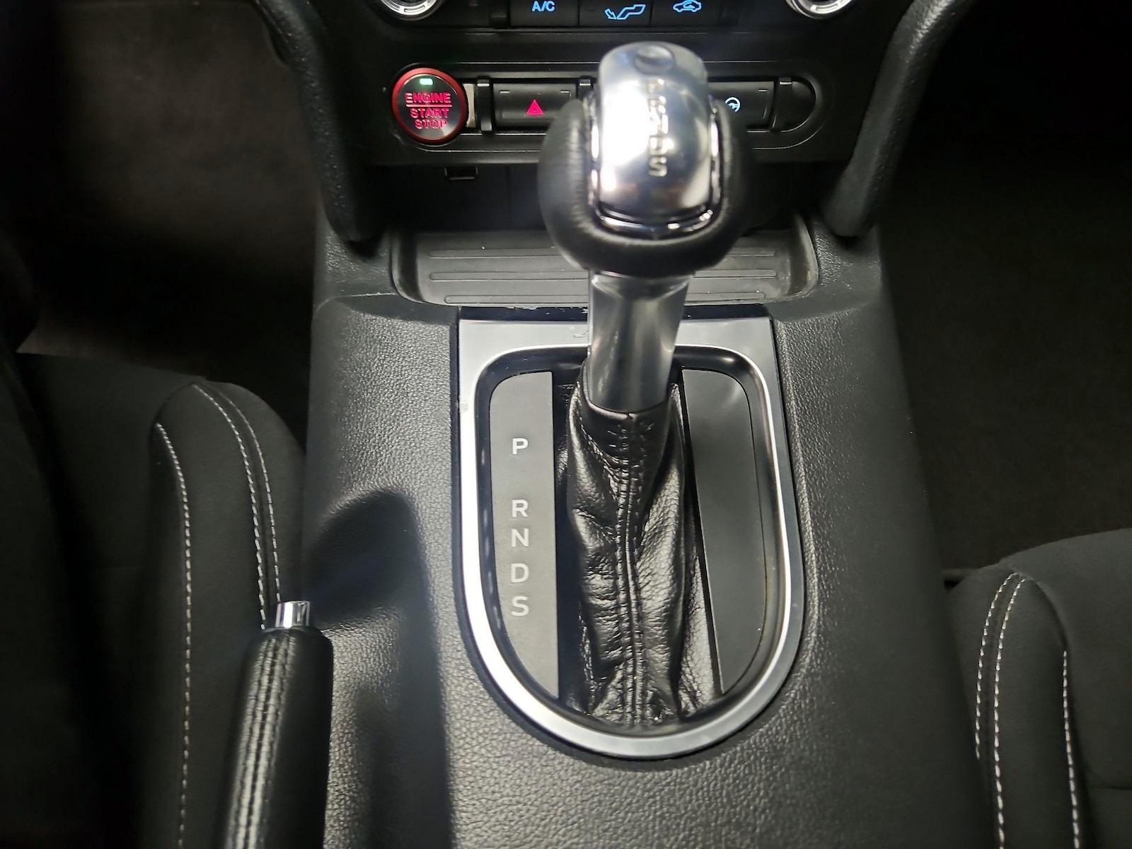 2023 Ford Mustang EcoBoost - Photo 18