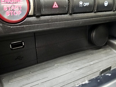 USB/AUX Ports
