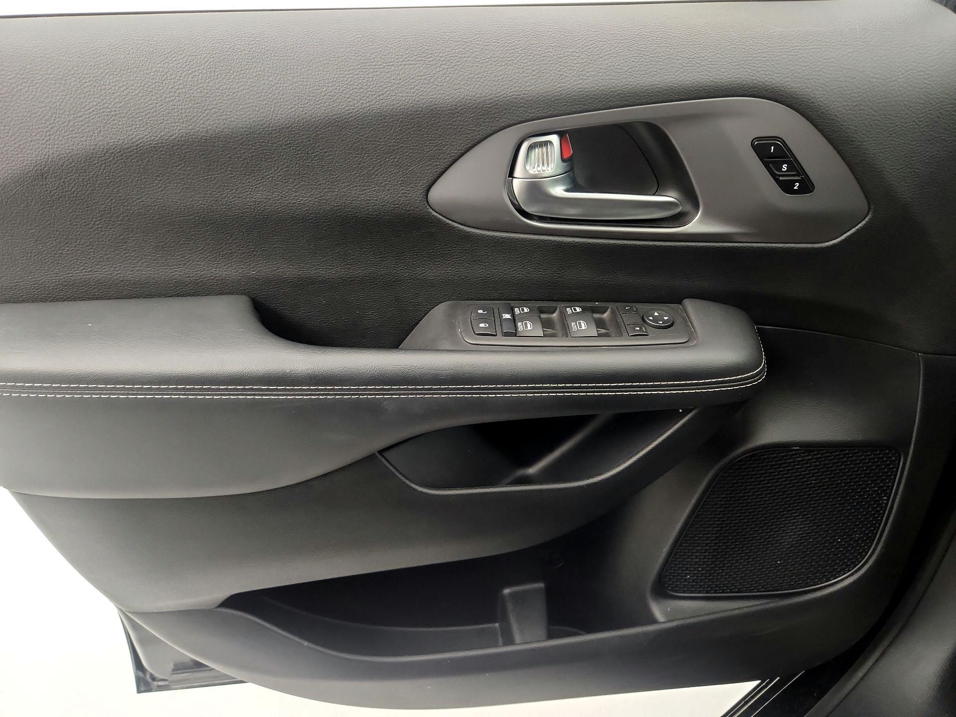 Thumbnail: 2025 Chrysler Pacifica - 12