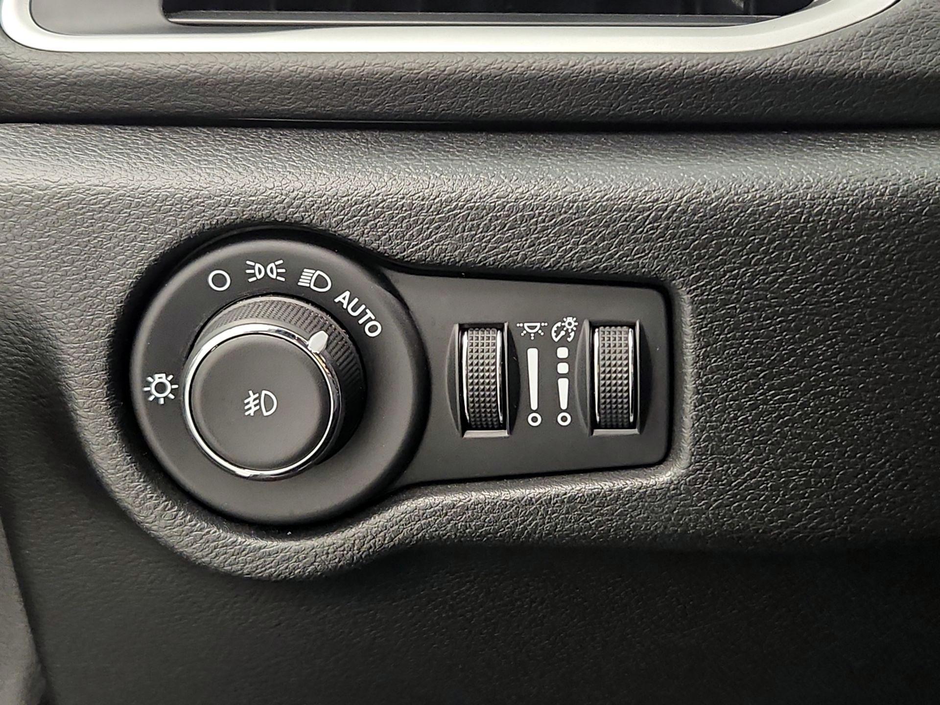 Thumbnail: 2025 Chrysler Pacifica - 13