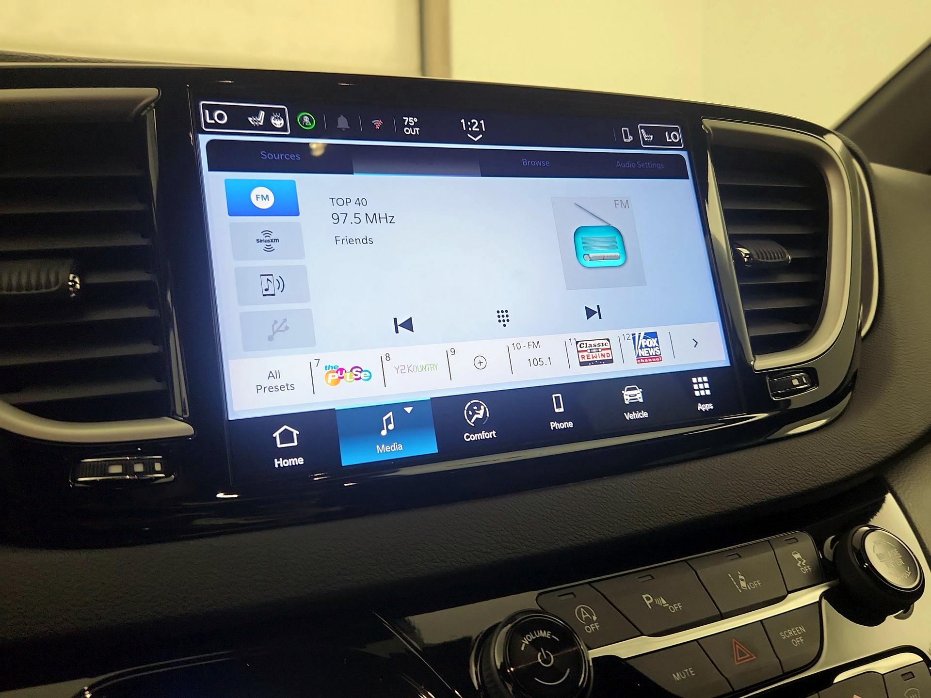 Thumbnail: 2025 Chrysler Pacifica - 15