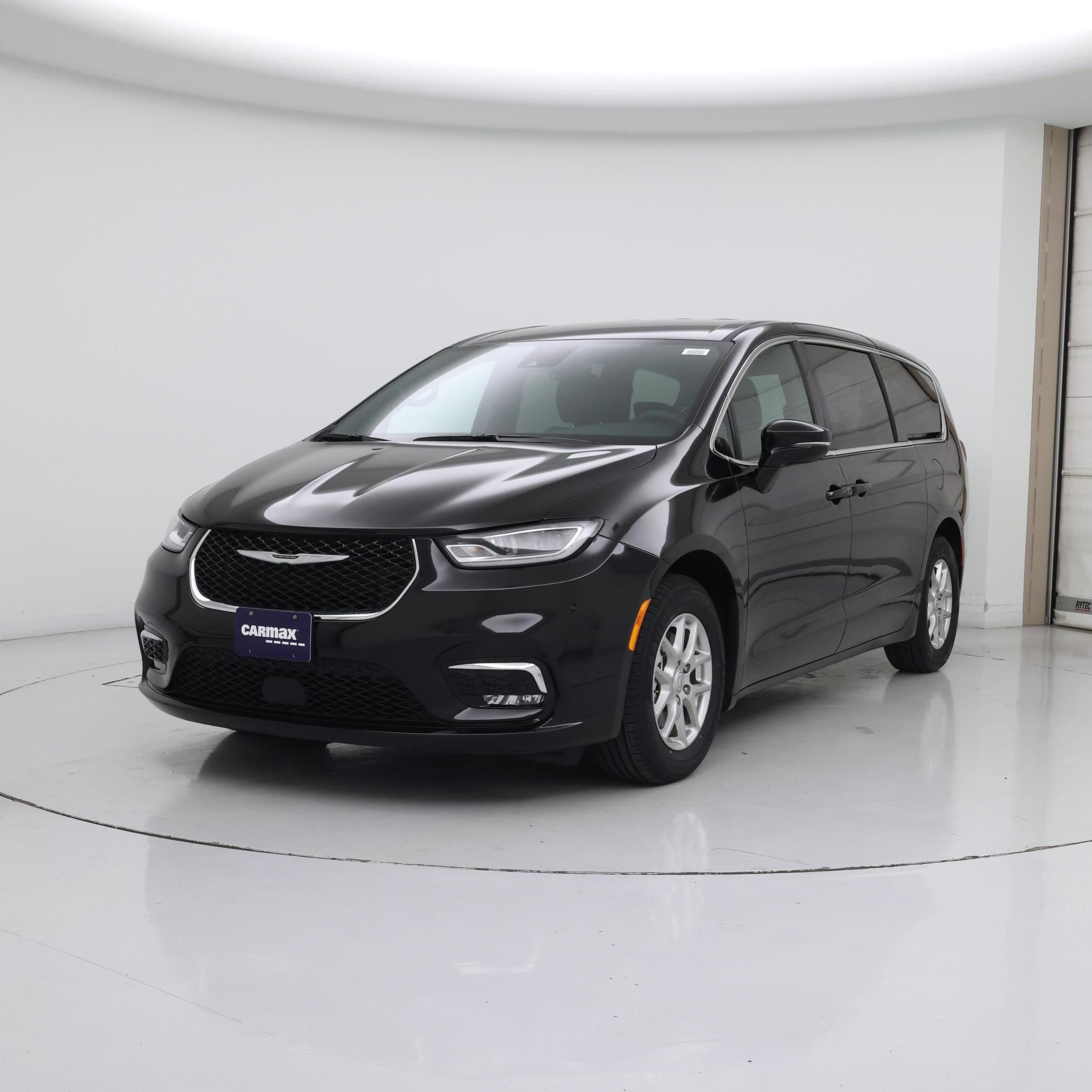 Thumbnail: 2025 Chrysler Pacifica - 4