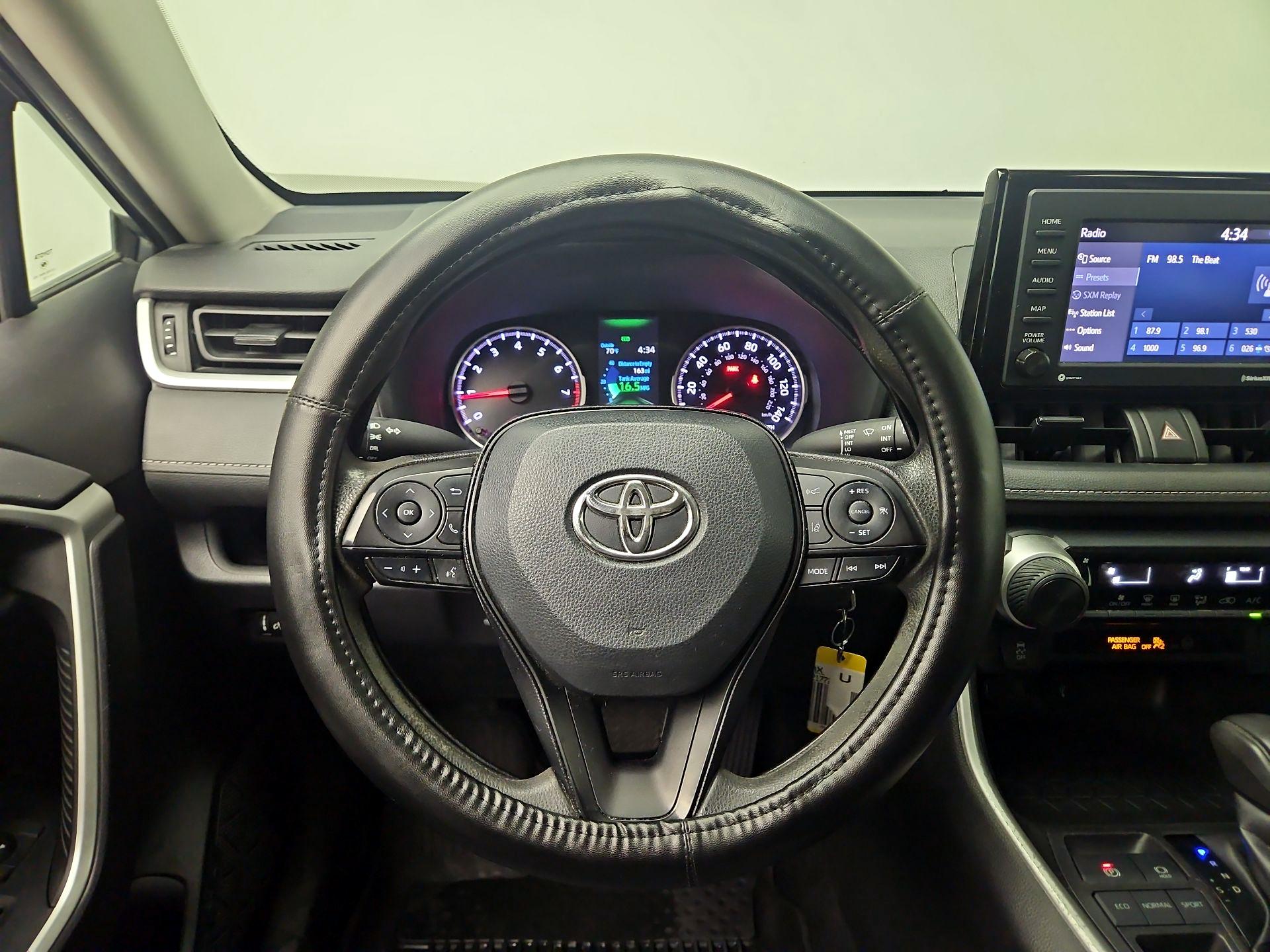 Thumbnail: 2022 Toyota RAV4 - 10