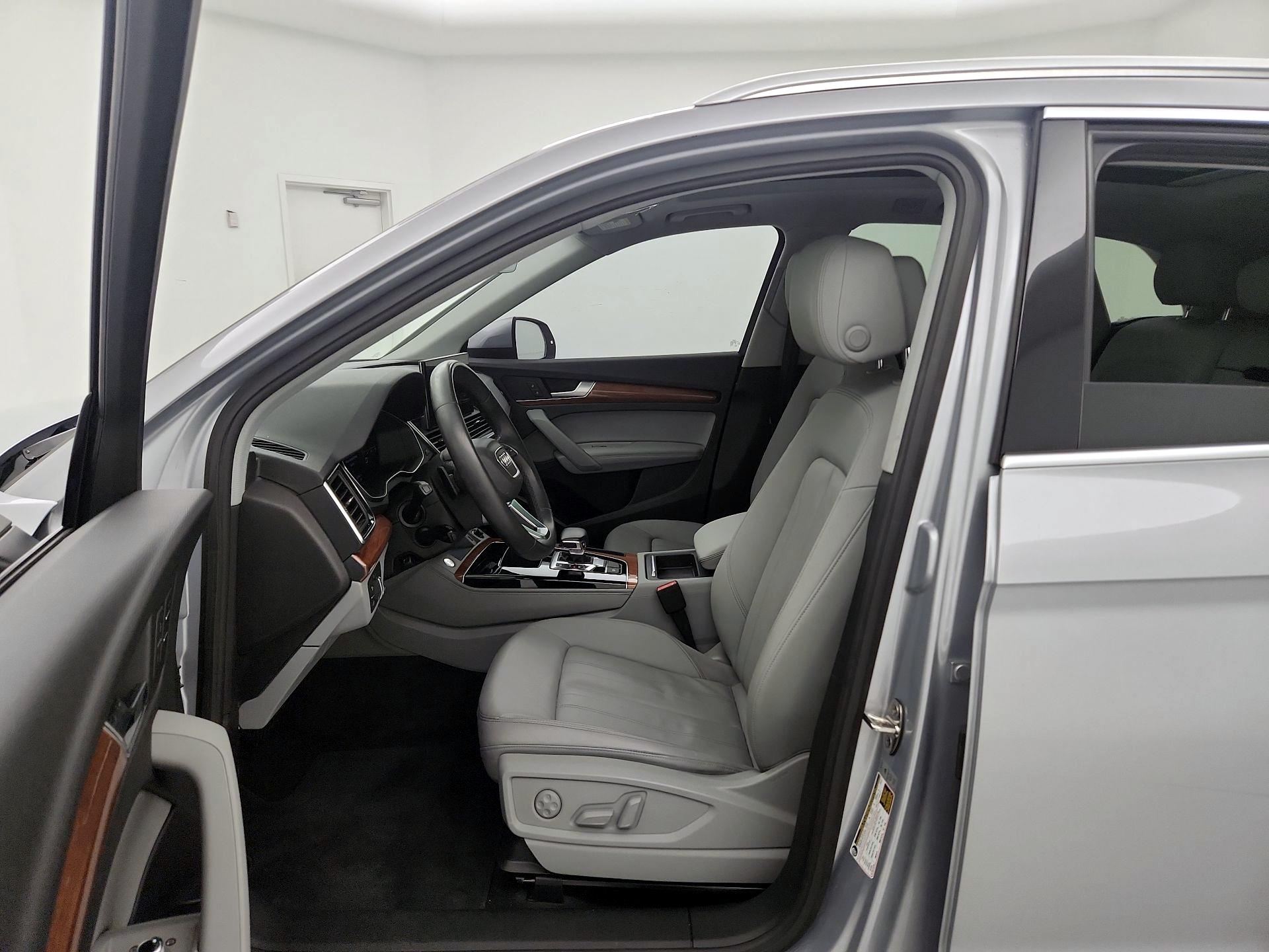 Thumbnail: 2022 Audi Q5 - 11