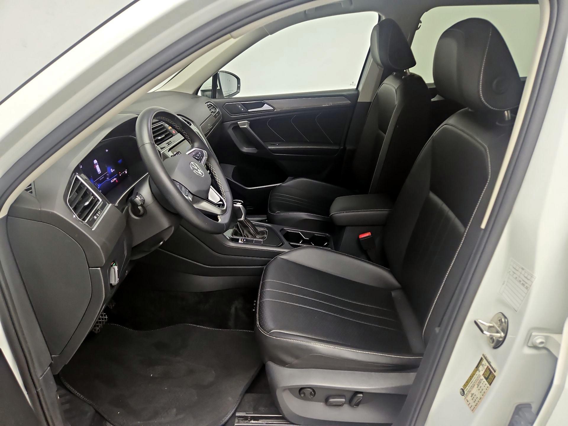 Thumbnail: 2024 Volkswagen Tiguan - 11