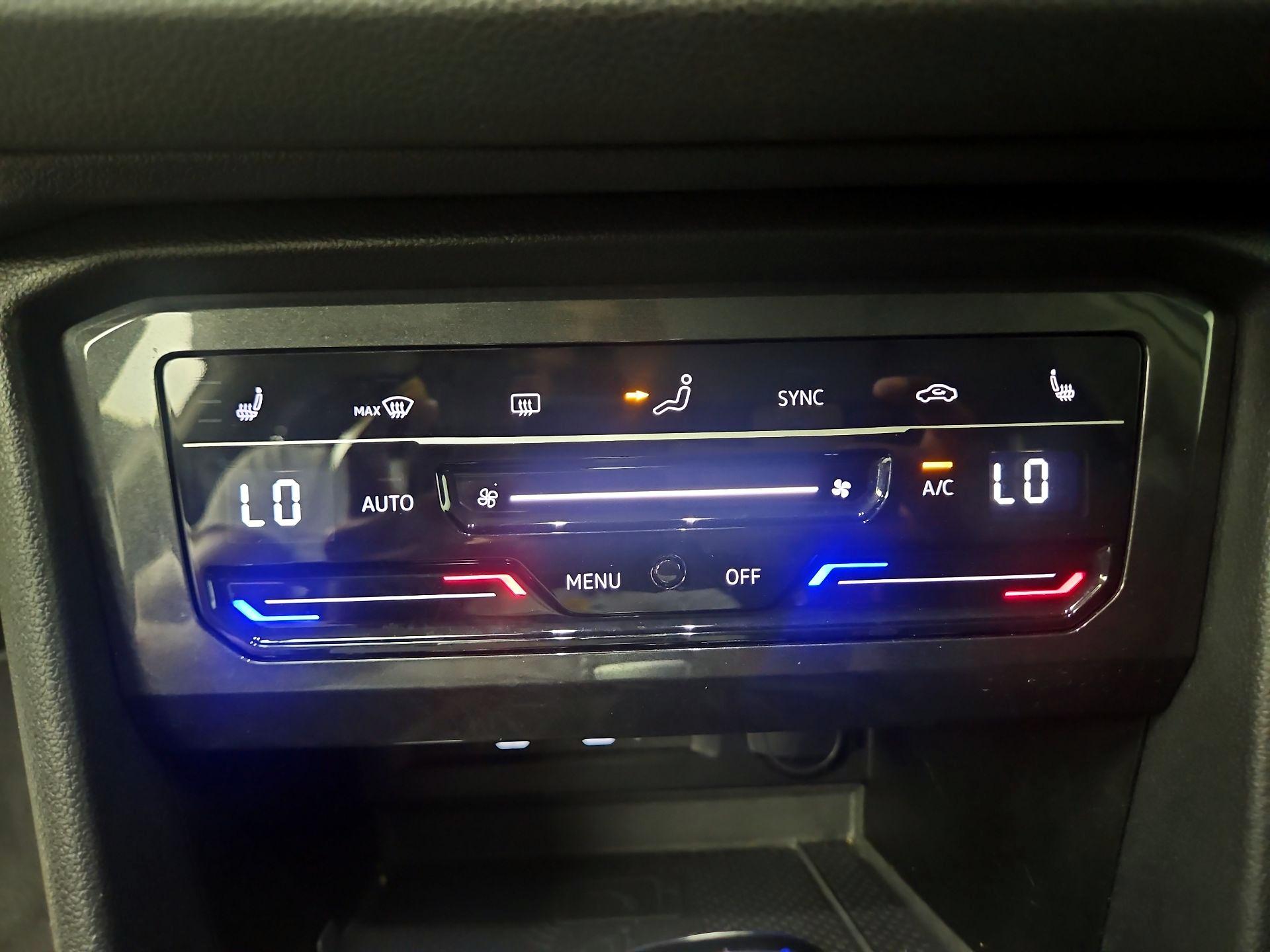 Thumbnail: 2024 Volkswagen Tiguan - 16