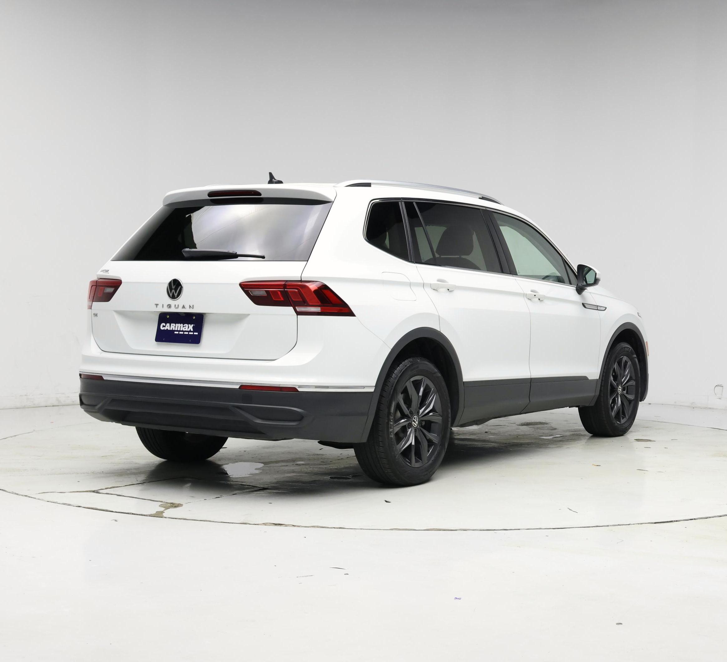 Thumbnail: 2024 Volkswagen Tiguan - 8