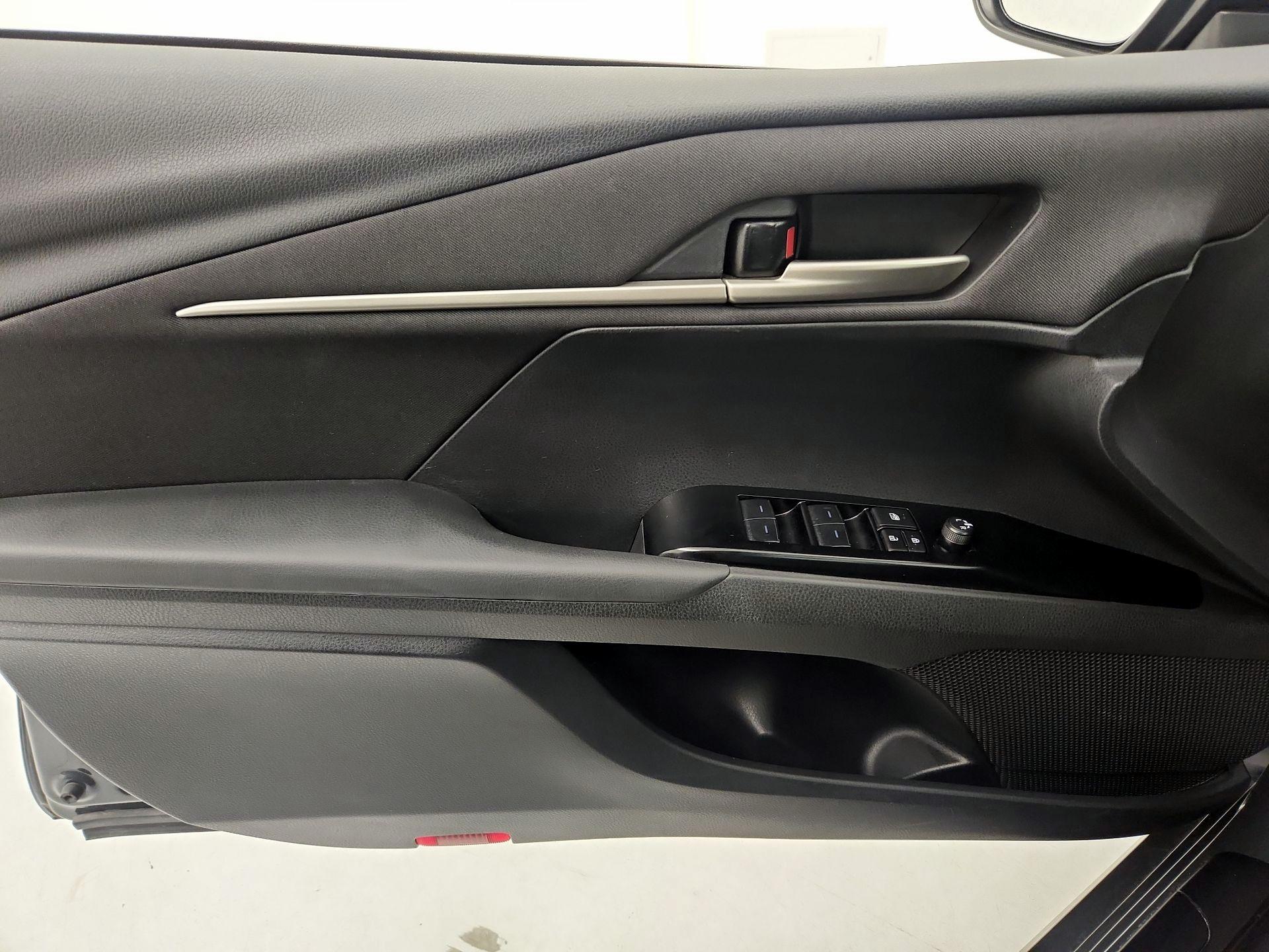 Thumbnail: 2025 Toyota Camry - 12