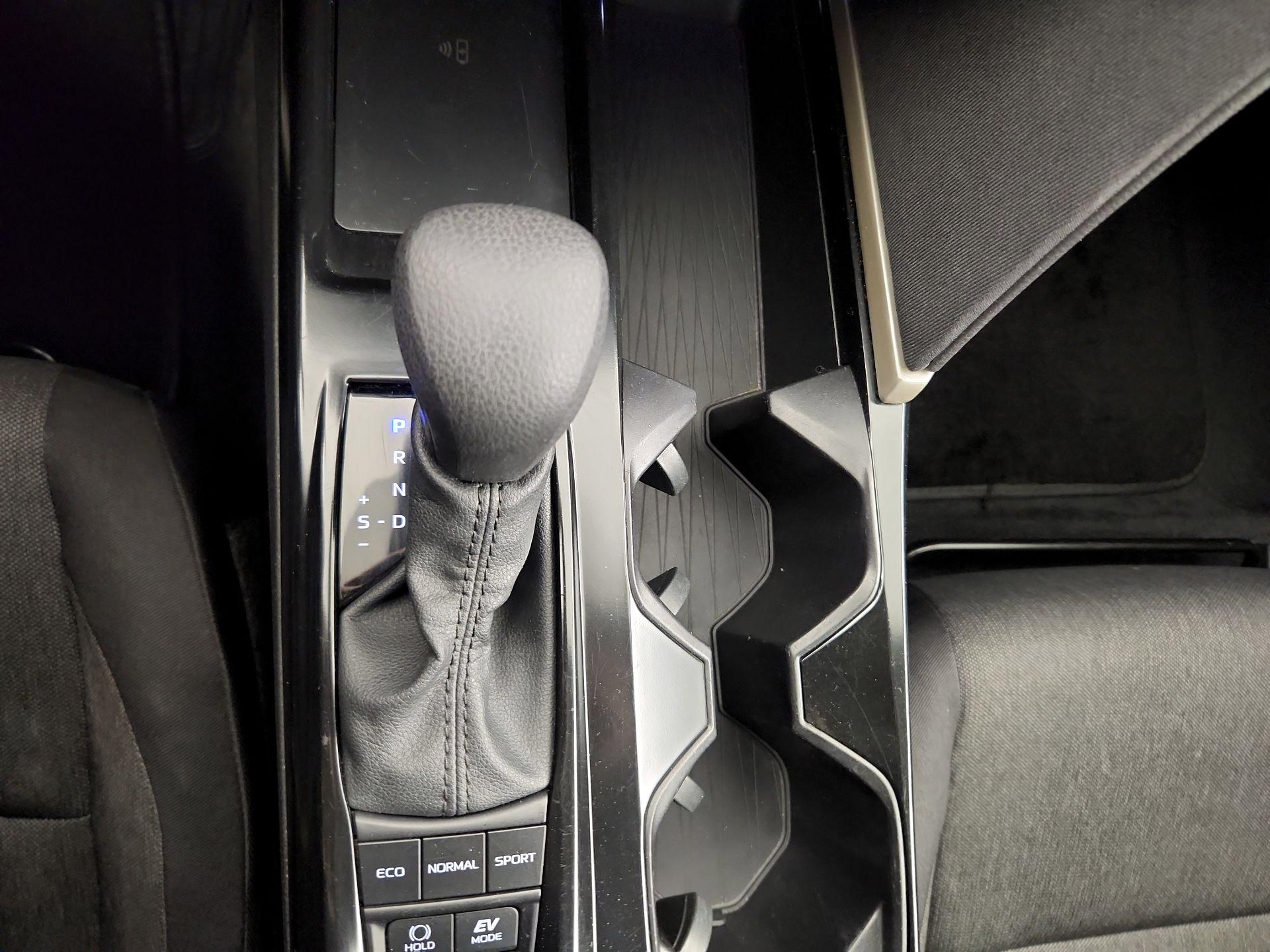 Thumbnail: 2025 Toyota Camry - 17