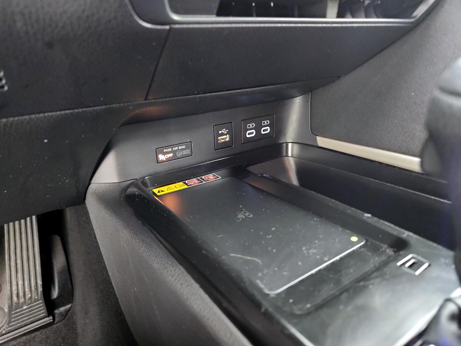 Thumbnail: 2025 Toyota Camry - 18