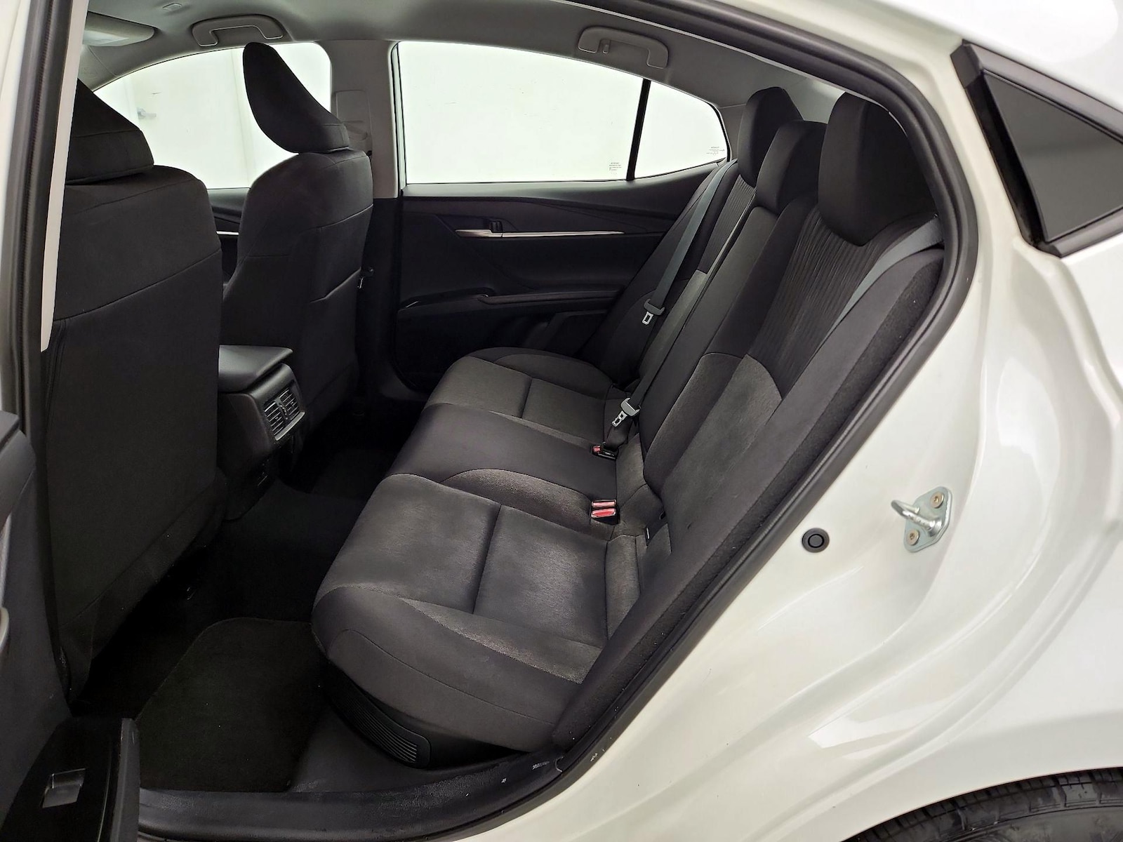 2025 Toyota Camry LE - Photo 20