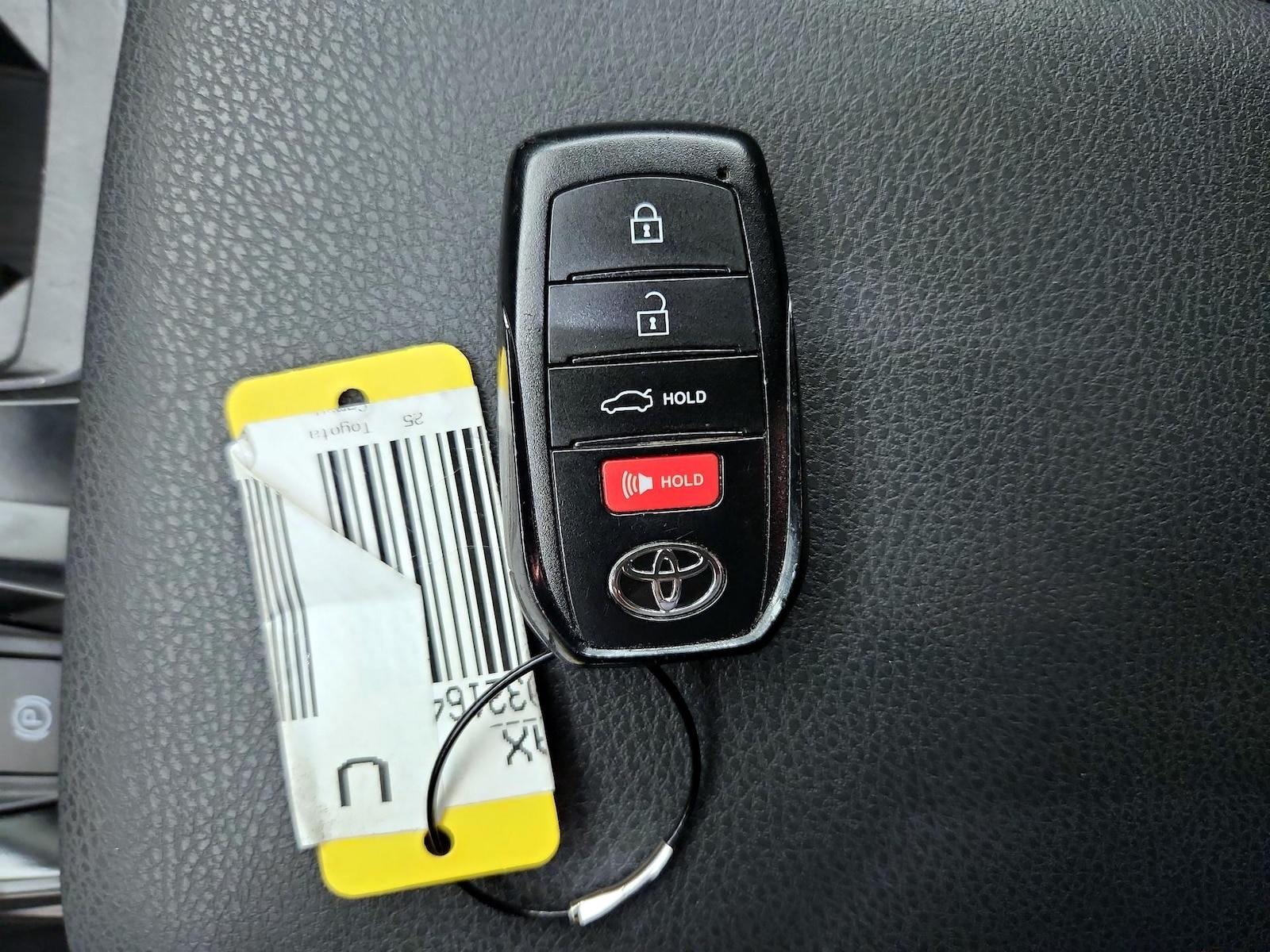2025 Toyota Camry LE - Photo 23