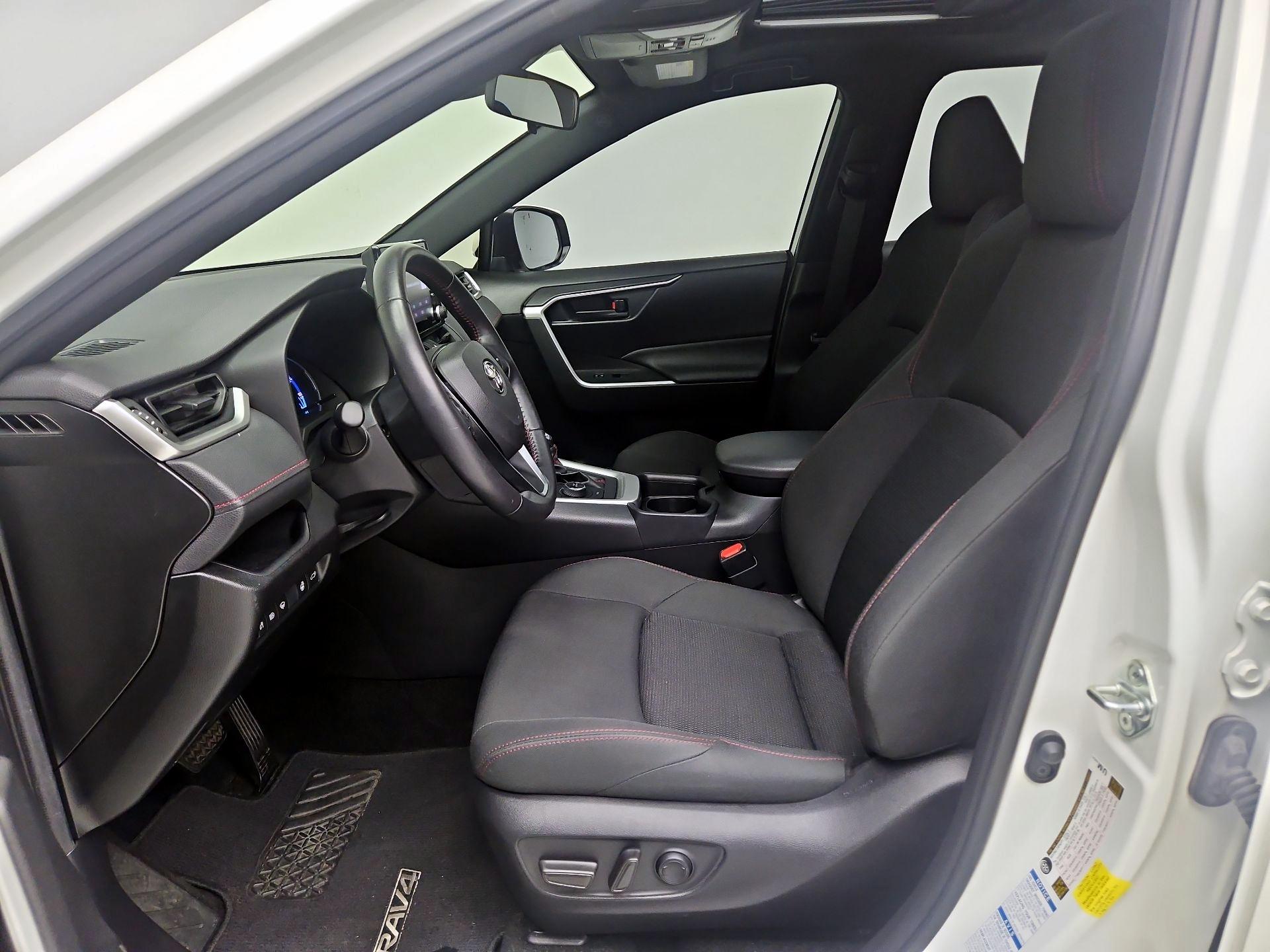 Thumbnail: 2021 Toyota RAV4 - 11