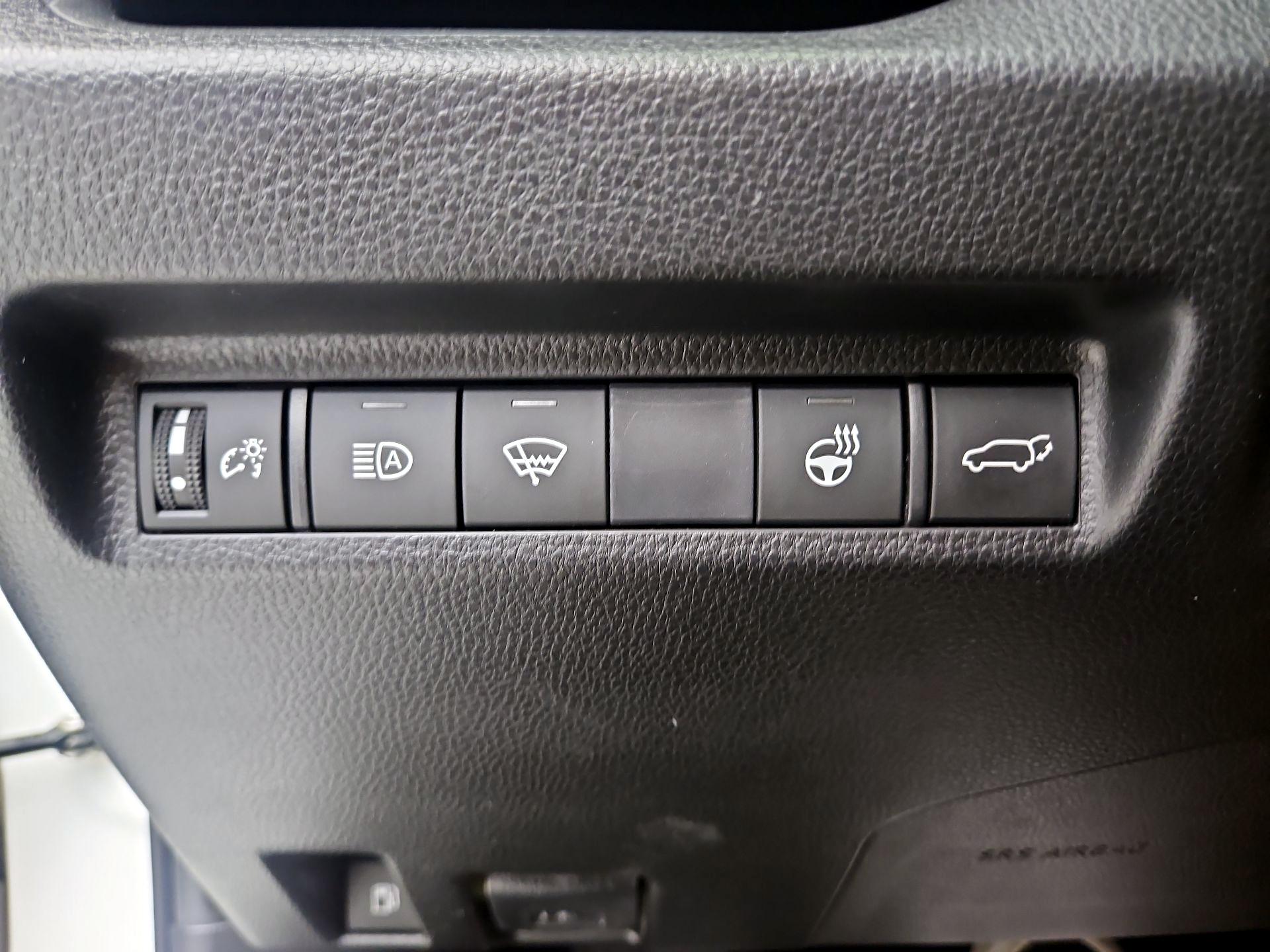 Thumbnail: 2021 Toyota RAV4 - 13