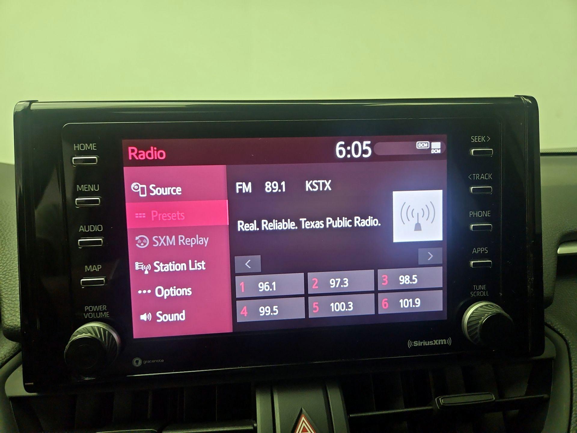 Thumbnail: 2021 Toyota RAV4 - 15