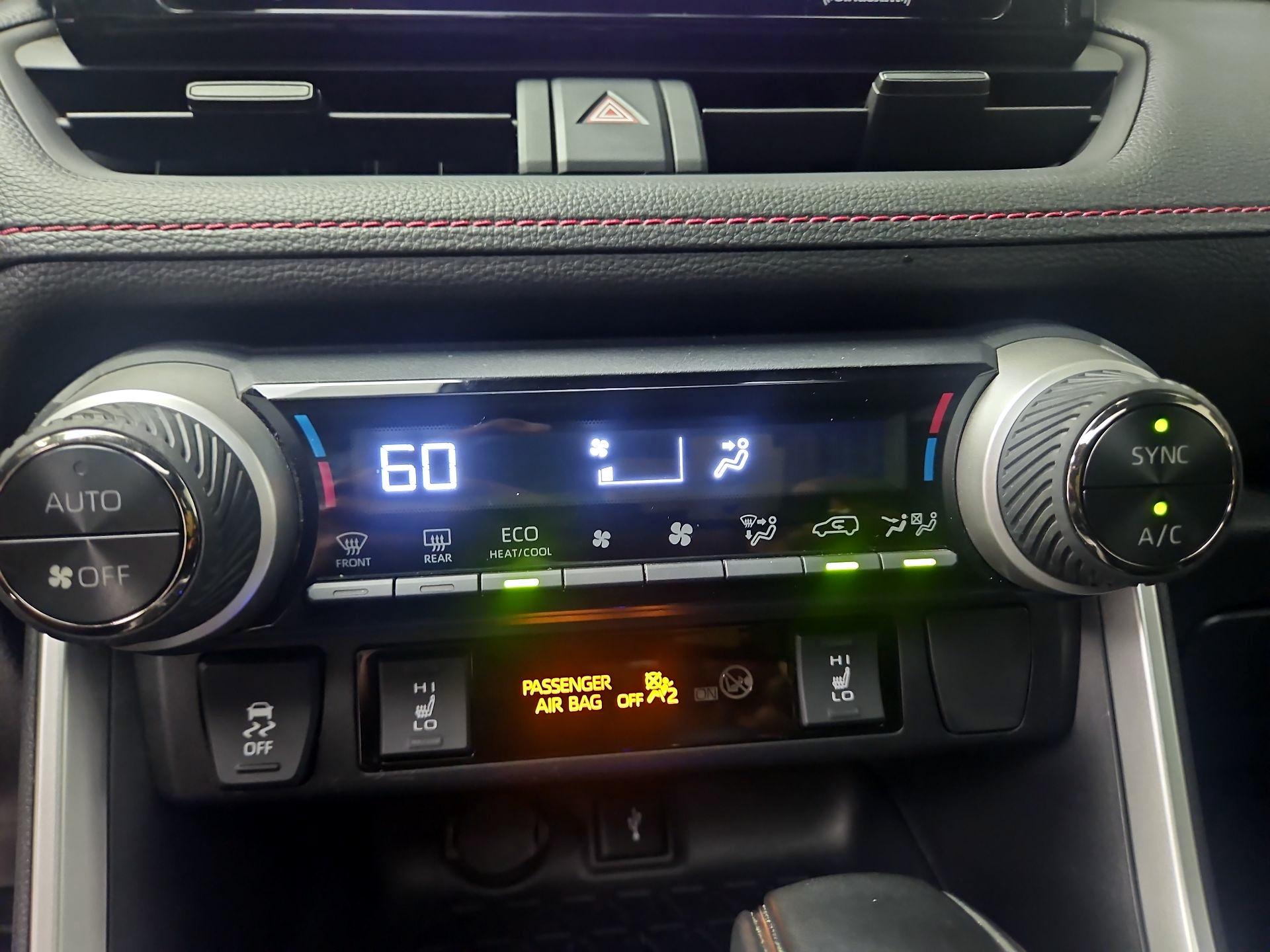 Thumbnail: 2021 Toyota RAV4 - 16