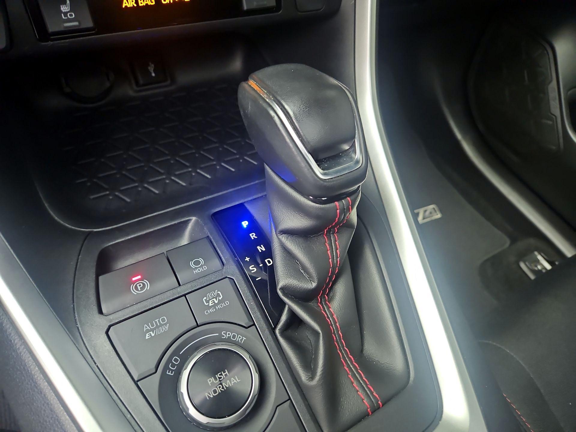 Thumbnail: 2021 Toyota RAV4 - 17