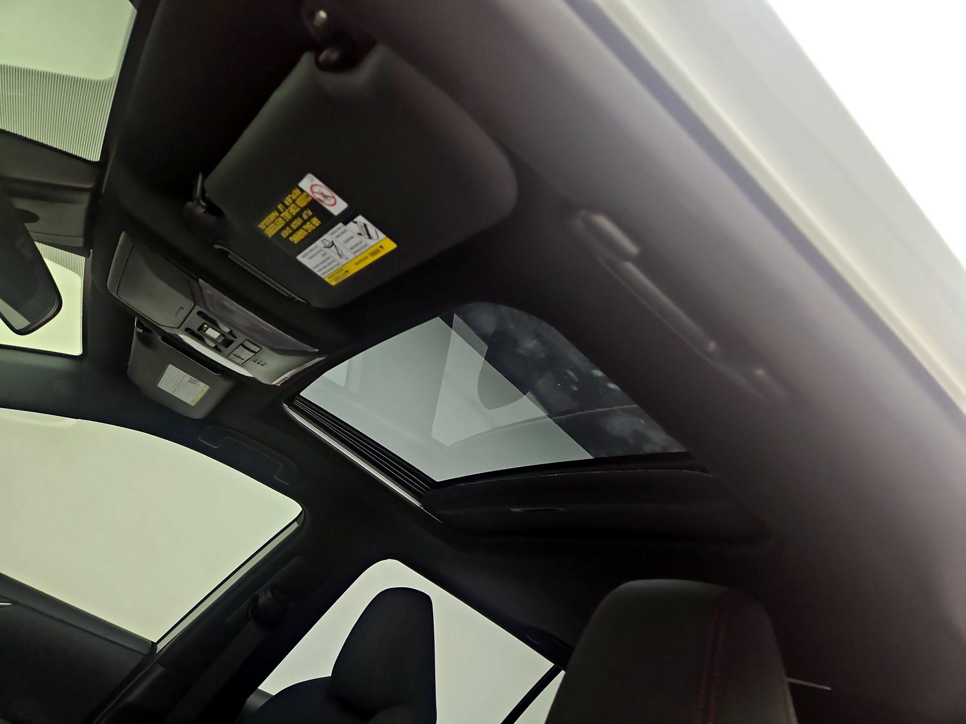 Thumbnail: 2021 Toyota RAV4 - 19