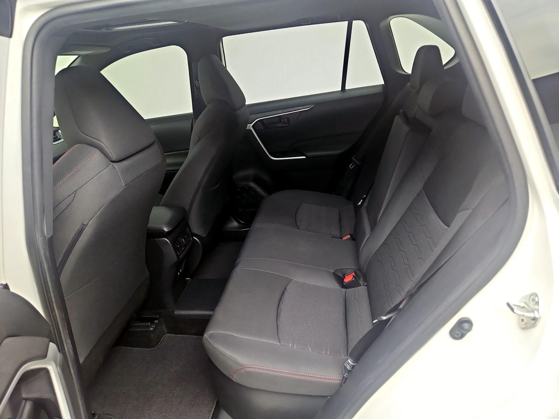 Thumbnail: 2021 Toyota RAV4 - 20