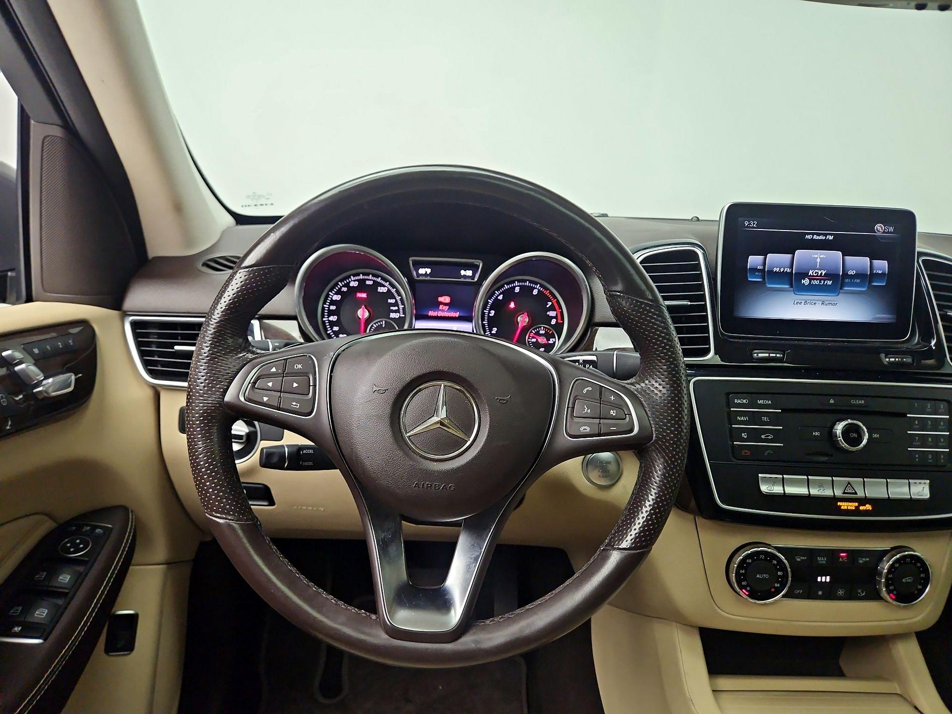 Thumbnail: 2016 Mercedes-Benz GLE - 10