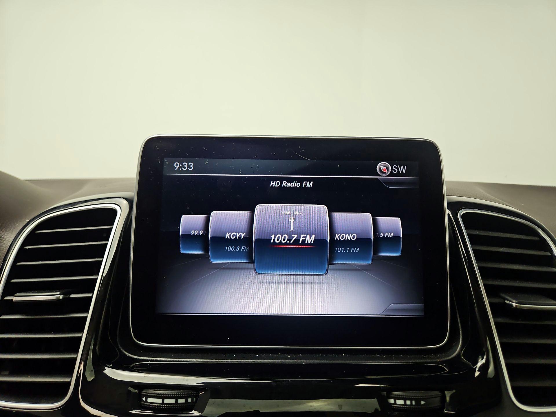 Thumbnail: 2016 Mercedes-Benz GLE - 16